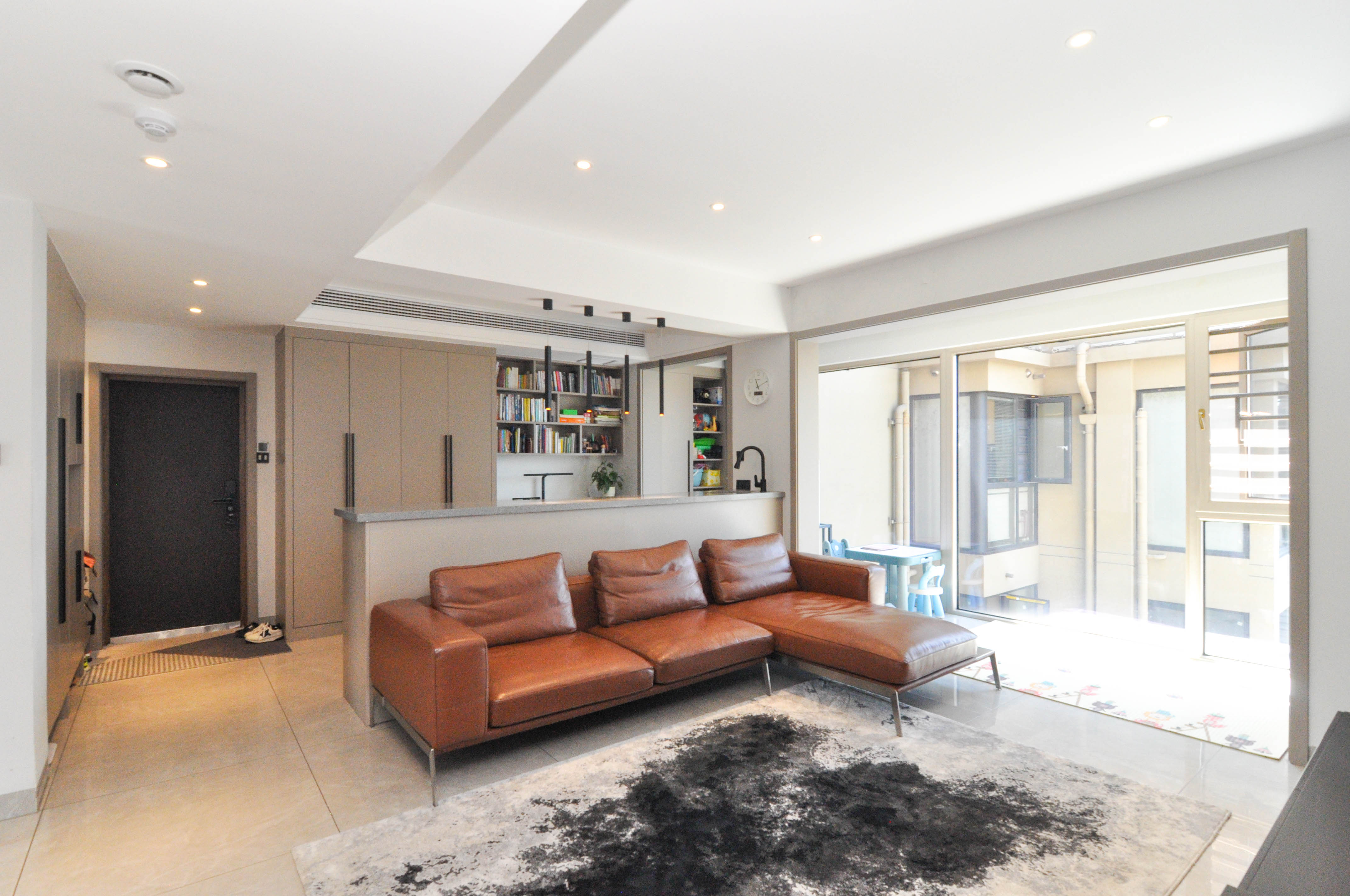 中建梅溪湖中心  4室2厅2卫    350.0万 中建梅溪湖中心  4室2厅2卫    350.0万客厅