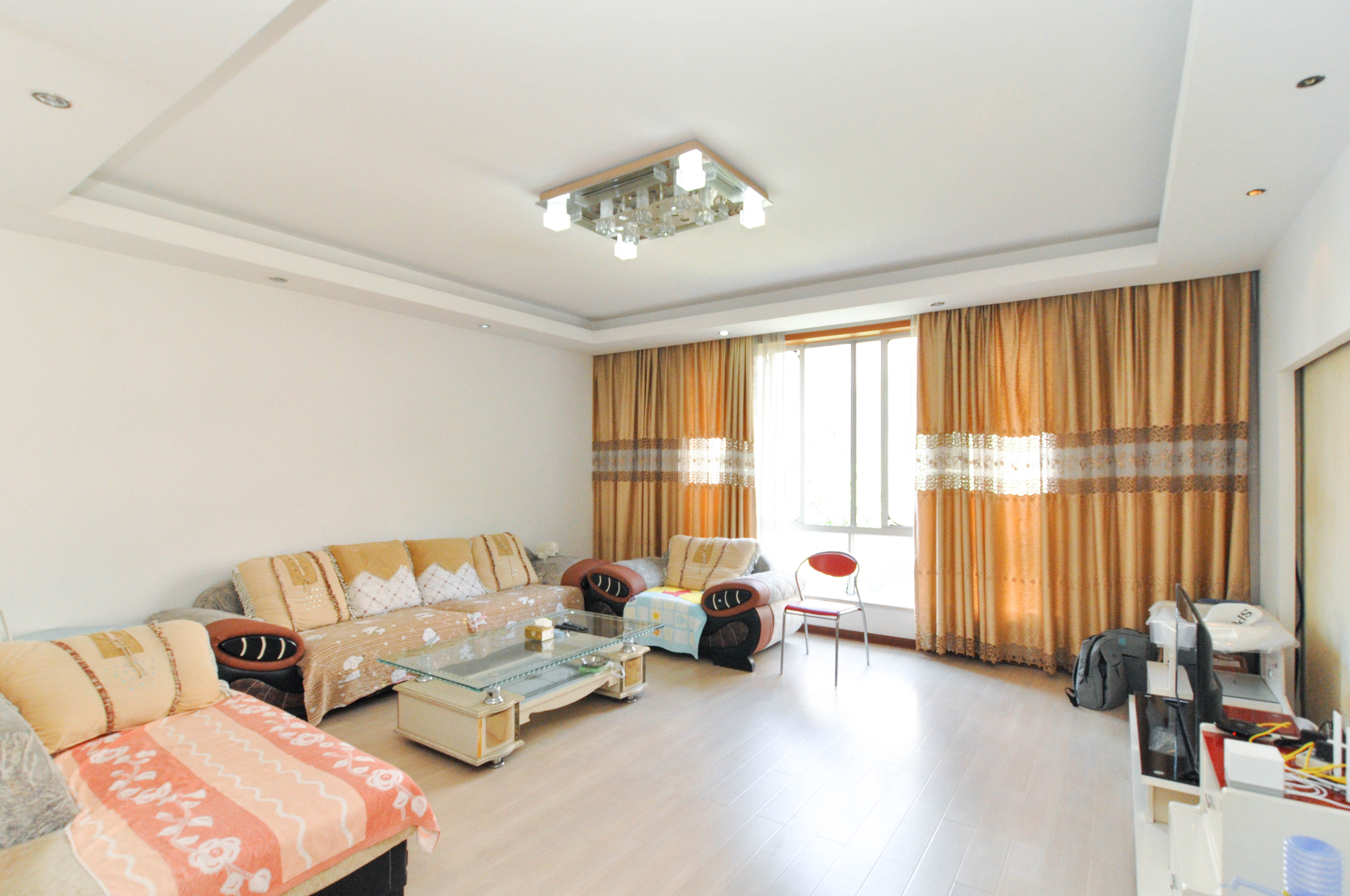 麓谷雅园 3室2厅2卫 78.00万 麓谷雅园 3室2厅2卫 78.00万客厅