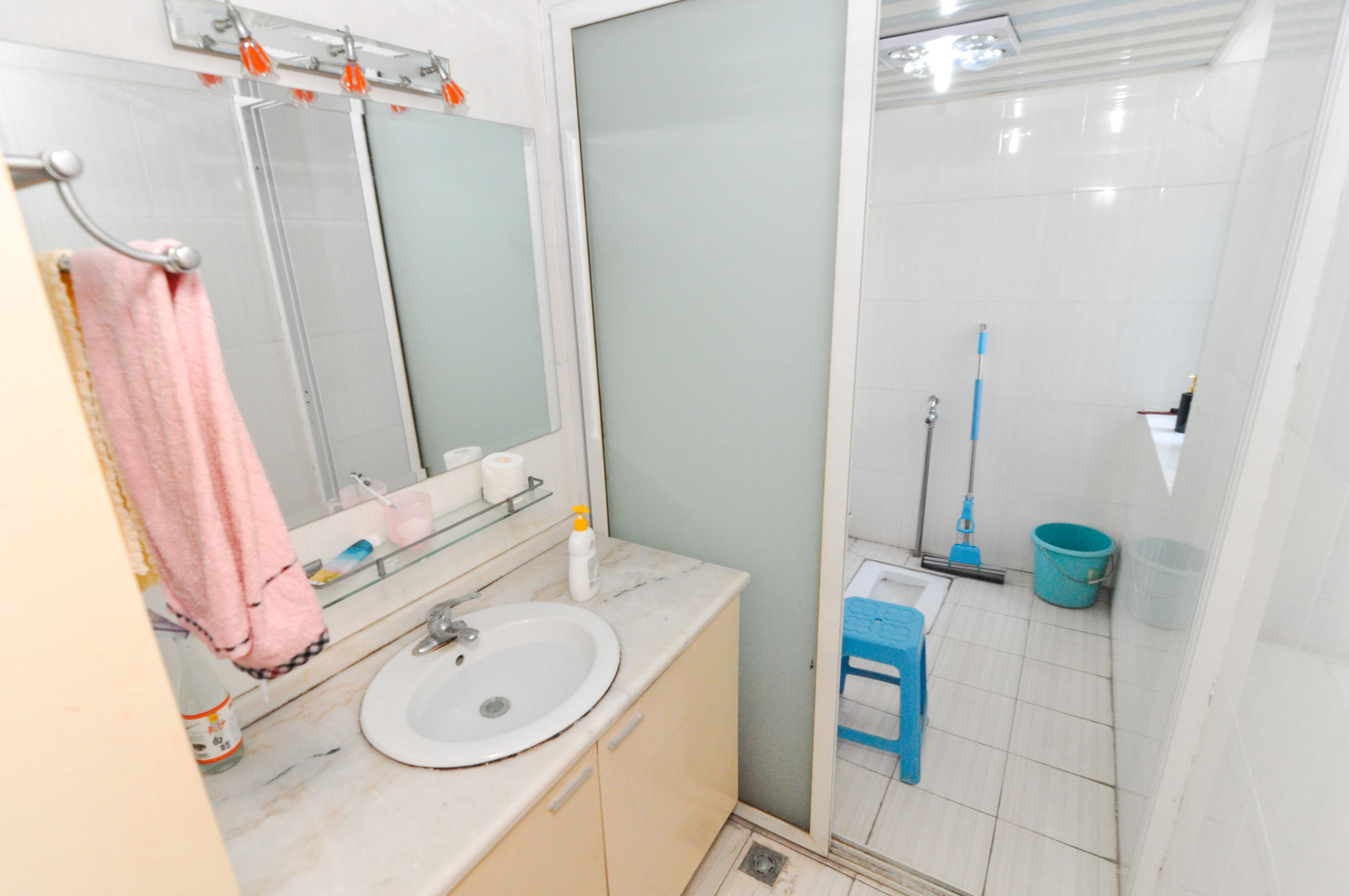 麓谷雅园 3室2厅2卫 78.00万 麓谷雅园 3室2厅2卫 78.00万卫生间