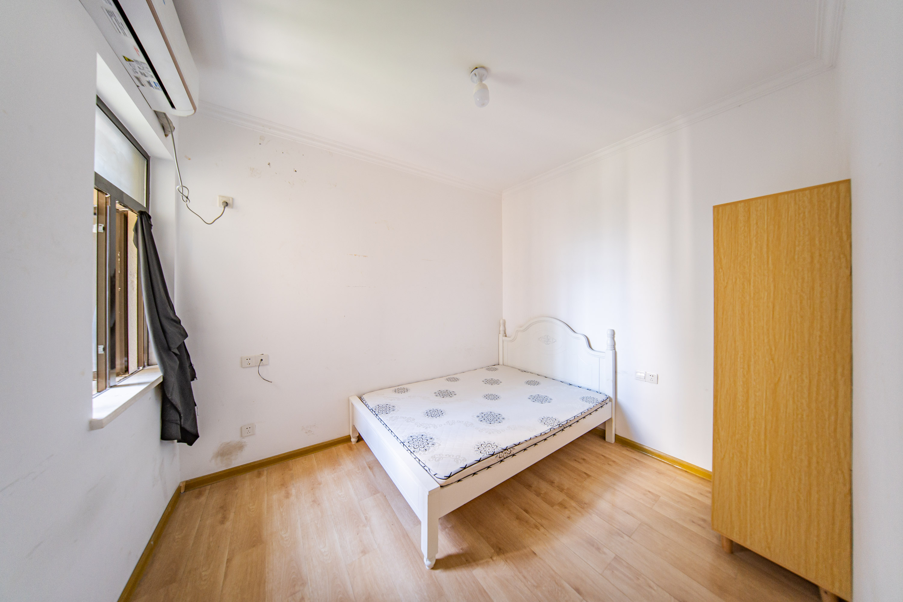 江山帝景哈佛  2室2厅1卫    102.0万卧室