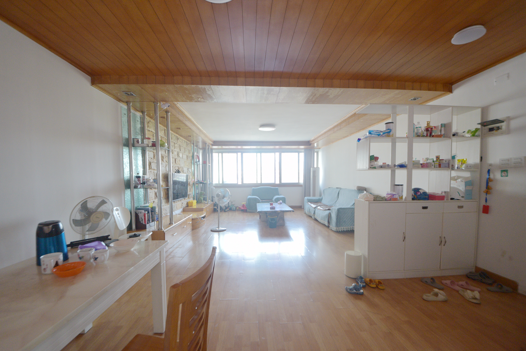 市建委宿舍  3室2厅2卫   106.80万客厅