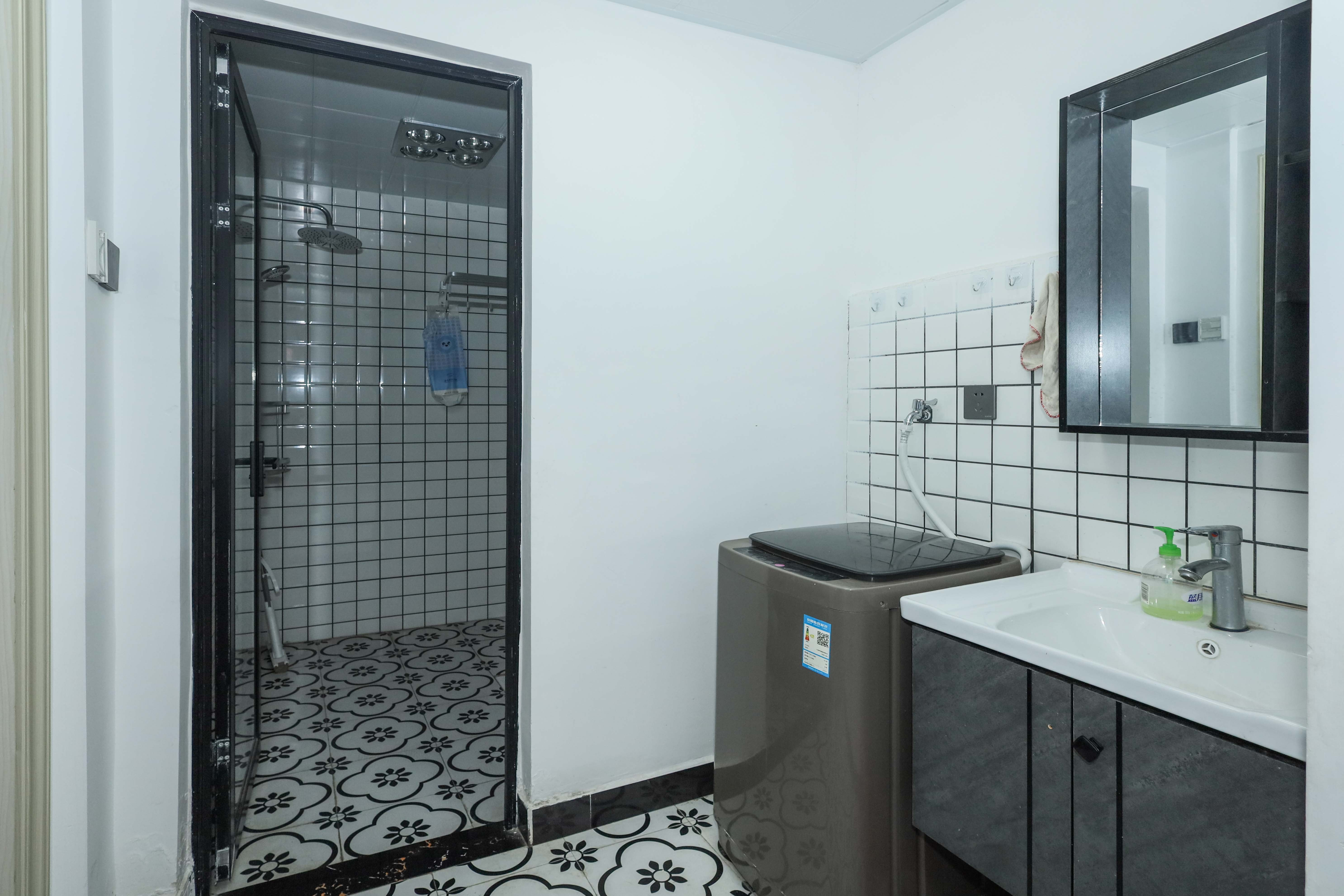 建发央著  4室3厅2卫    199.0万卫生间