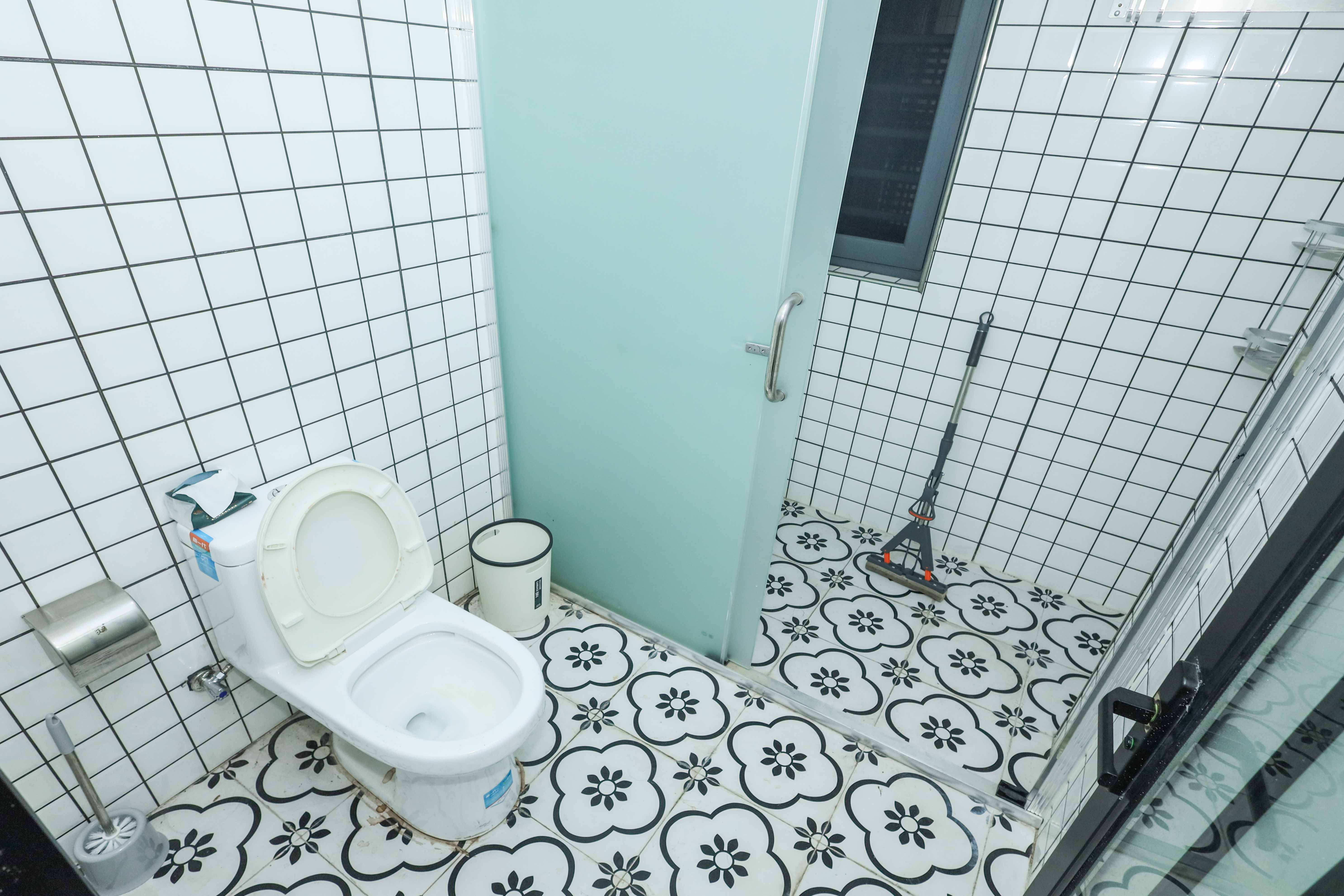 建发央著  4室3厅2卫    199.0万卫生间