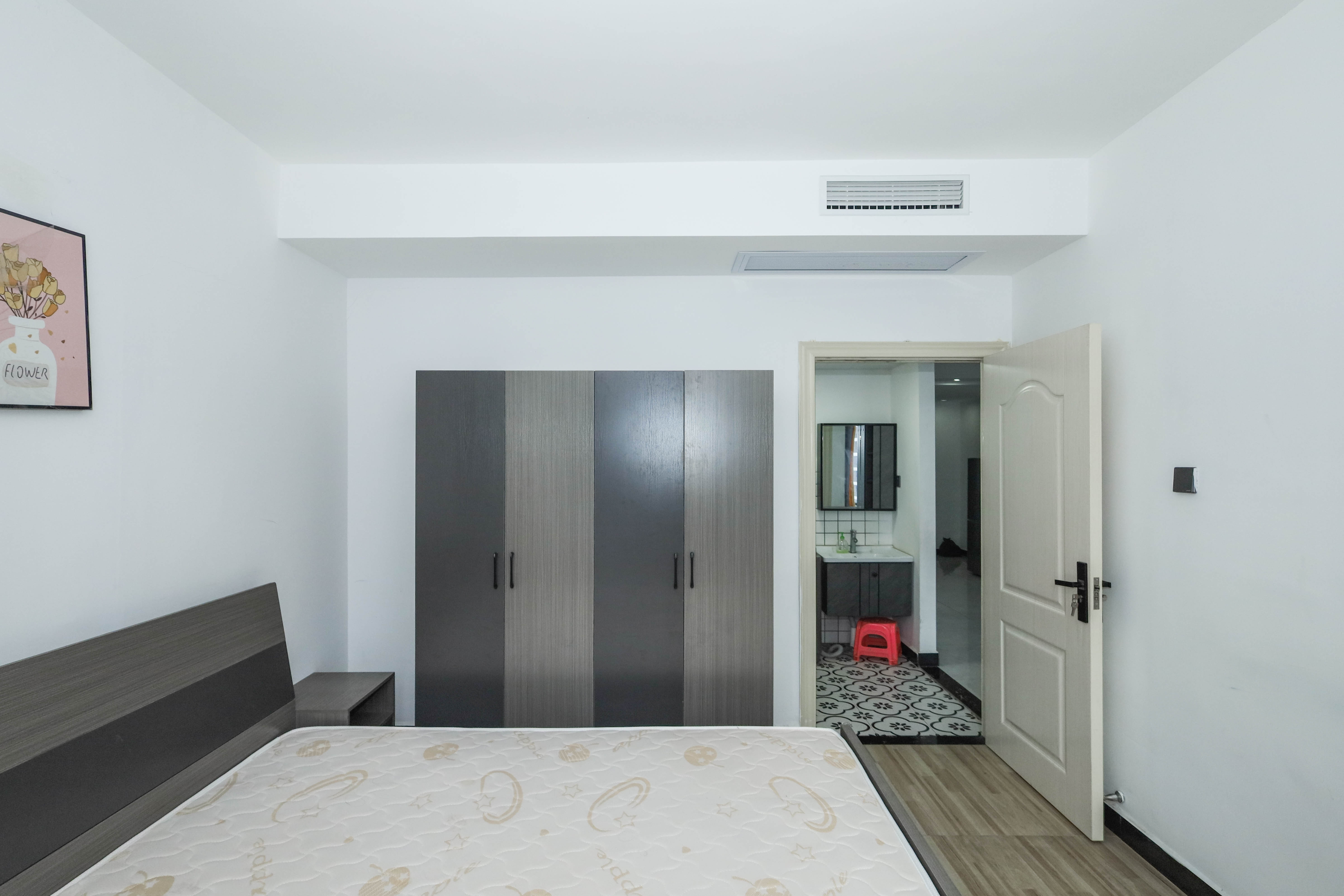 建发央著  4室3厅2卫    199.0万卧室