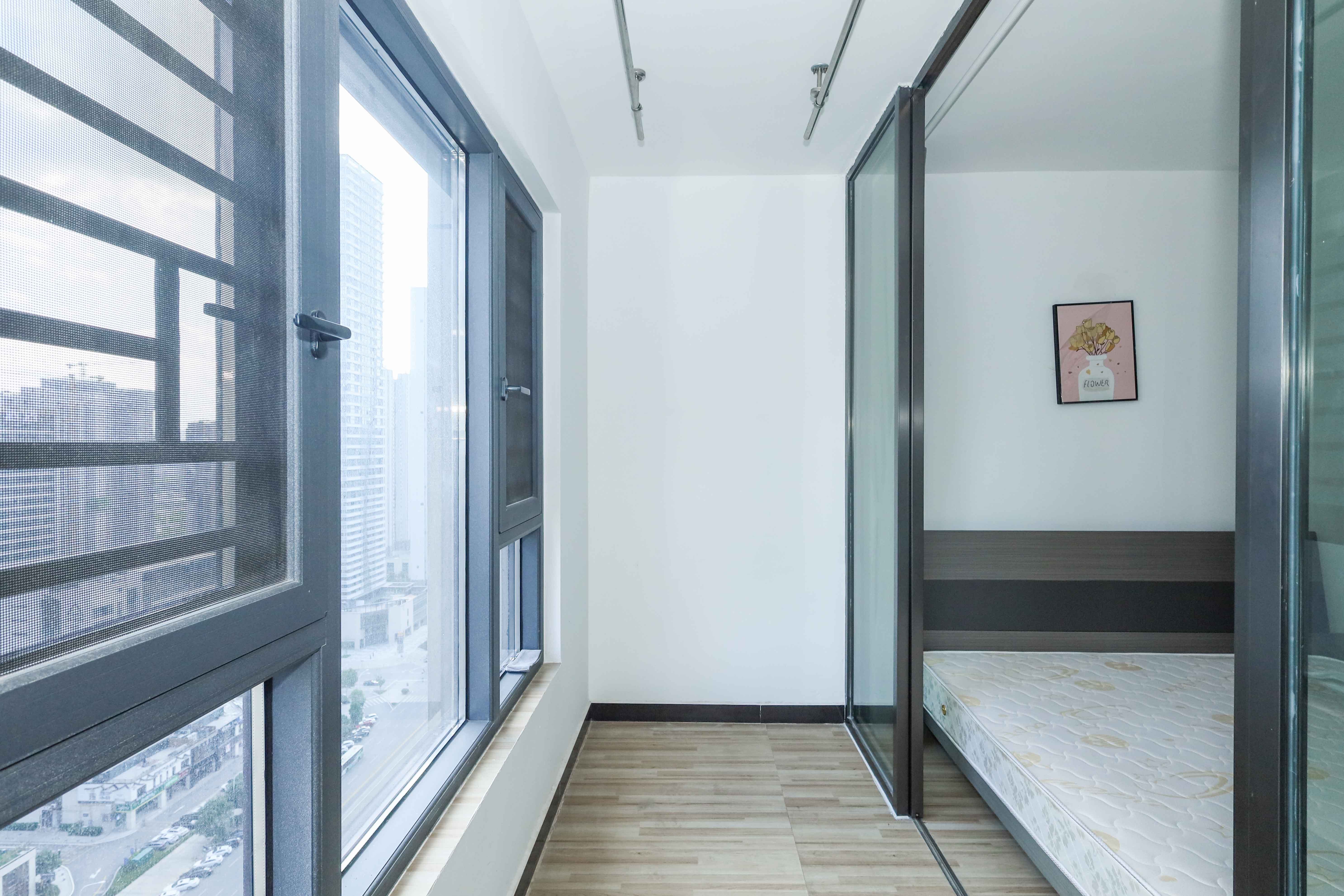 建发央著  4室3厅2卫    199.0万卧室