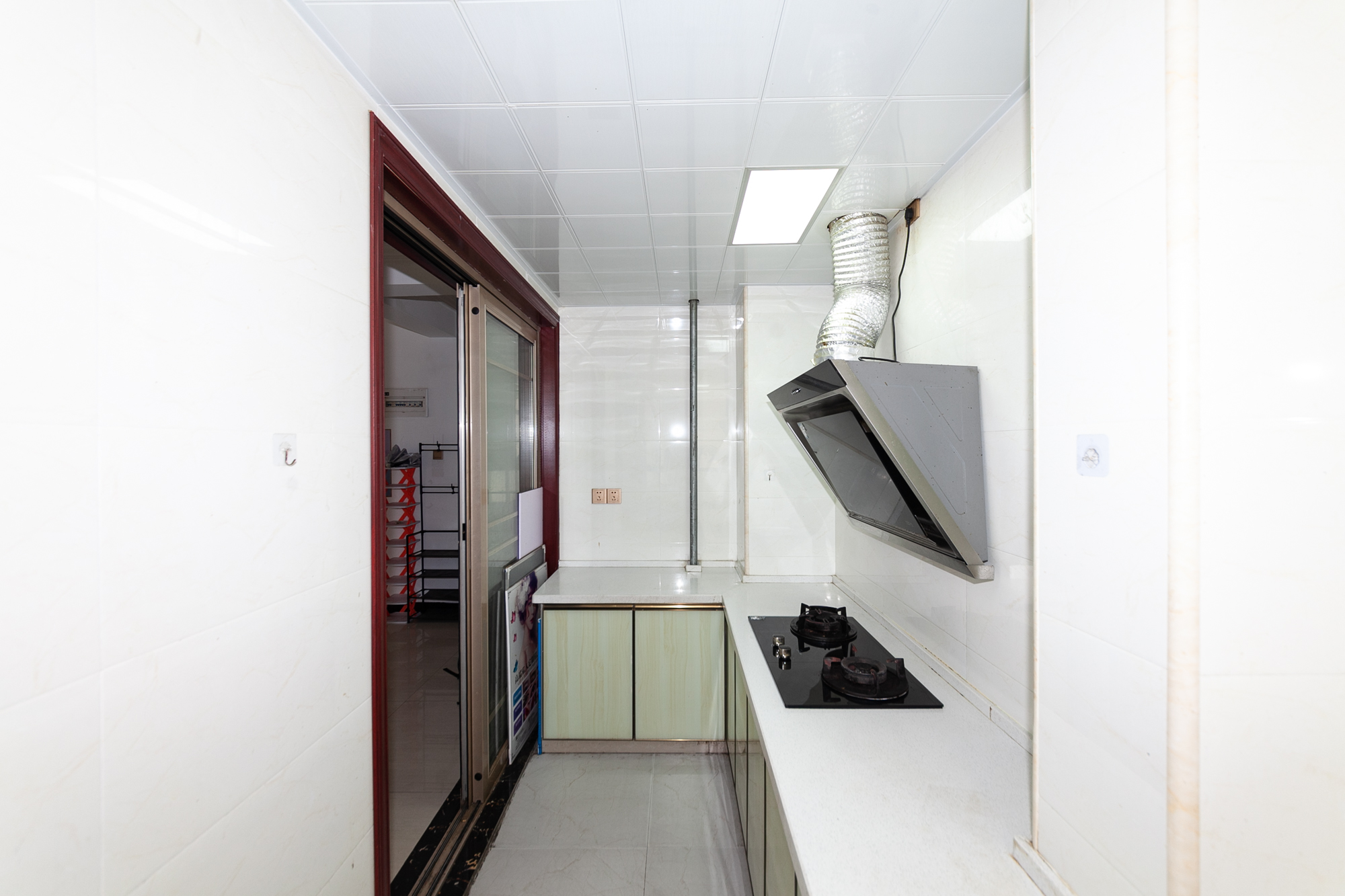 乾源国际 3室2厅2卫 73.0万 乾源国际 3室2厅2卫 73.0万厨房