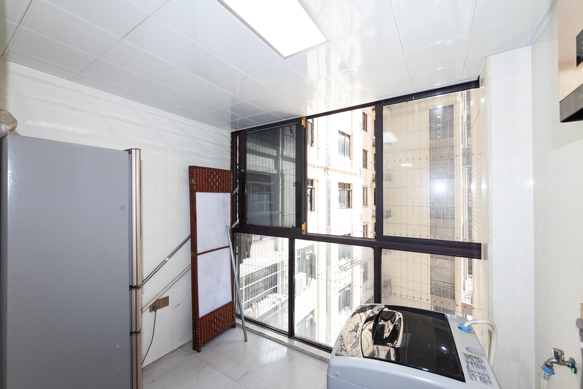 乾源国际 3室2厅2卫 73.0万 乾源国际 3室2厅2卫 73.0万阳台