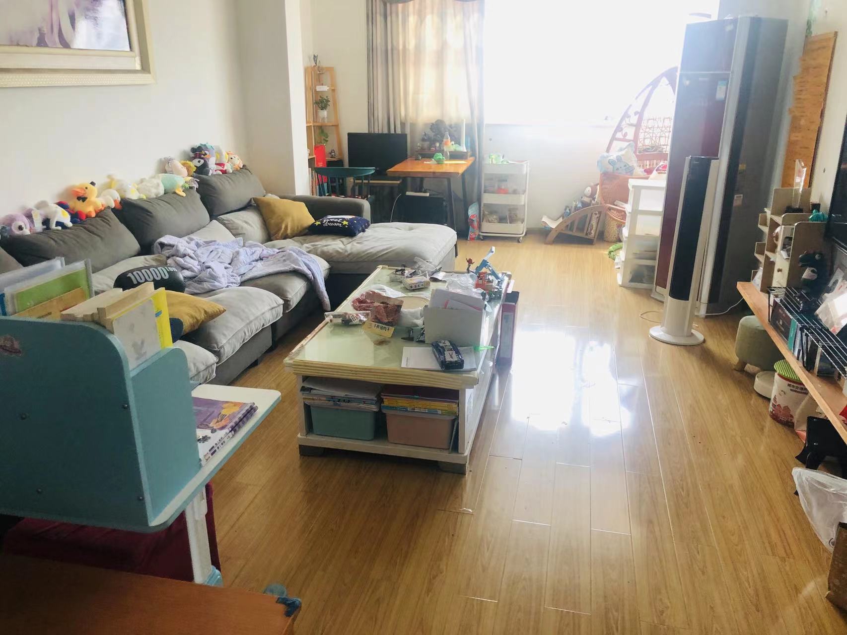 春满江南 3室2厅2卫 35.8万 春满江南 3室2厅2卫 35.8万客厅