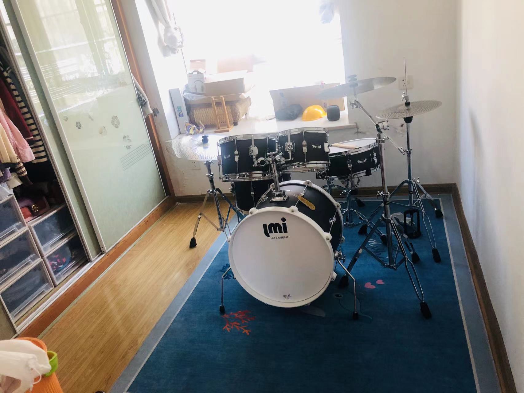 春满江南 3室2厅2卫 35.8万 春满江南 3室2厅2卫 35.8万客厅