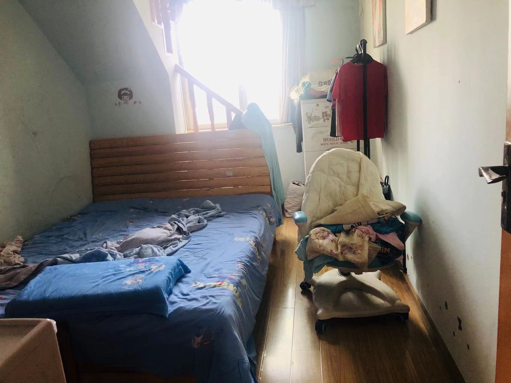 春满江南 3室2厅2卫 35.8万 春满江南 3室2厅2卫 35.8万客厅