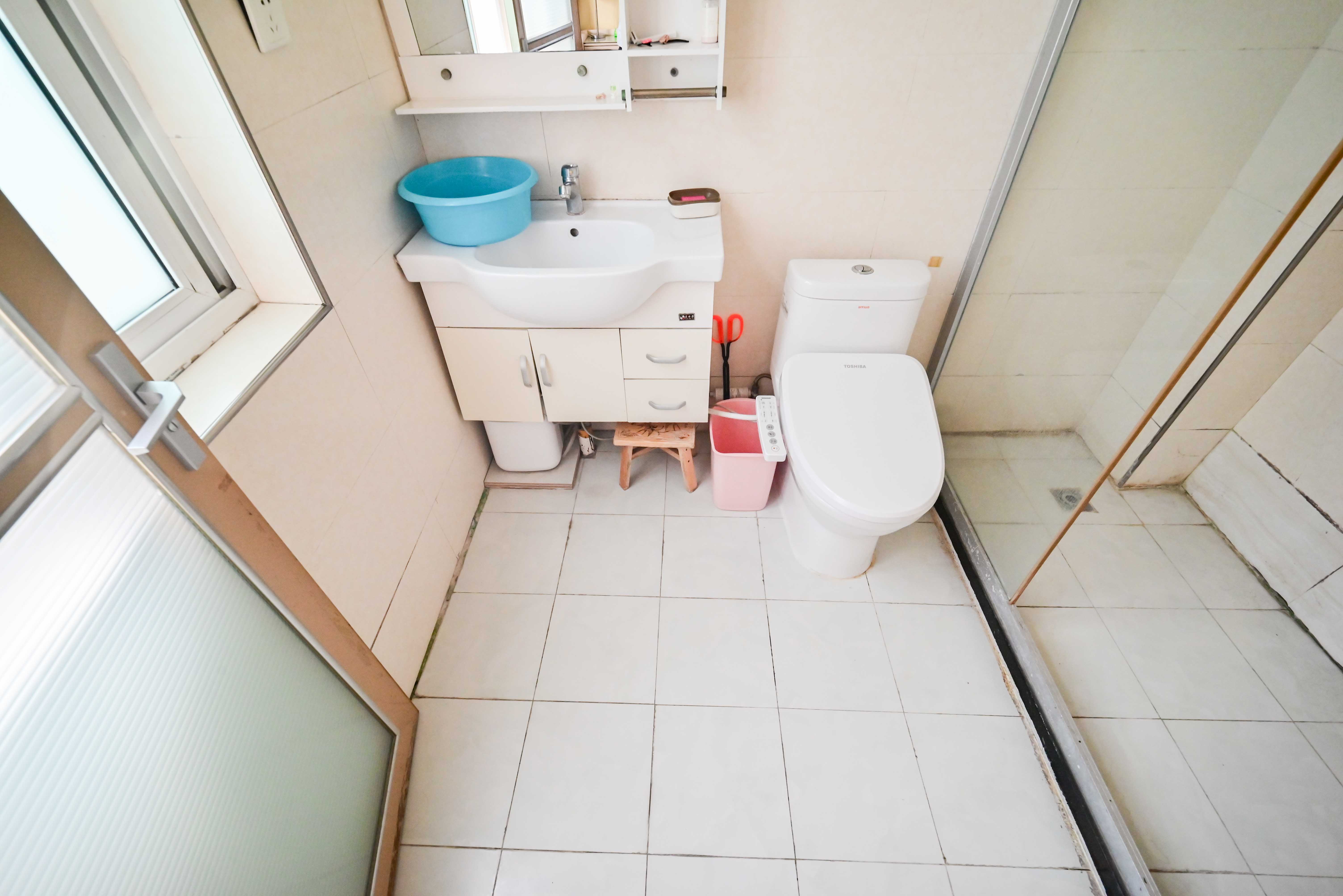 嘉盛华庭(一期、二期、三期)  3室2厅2卫    115.0万 嘉盛华庭(一期、二期、三期)  3室2厅2卫    115.0万卫生间