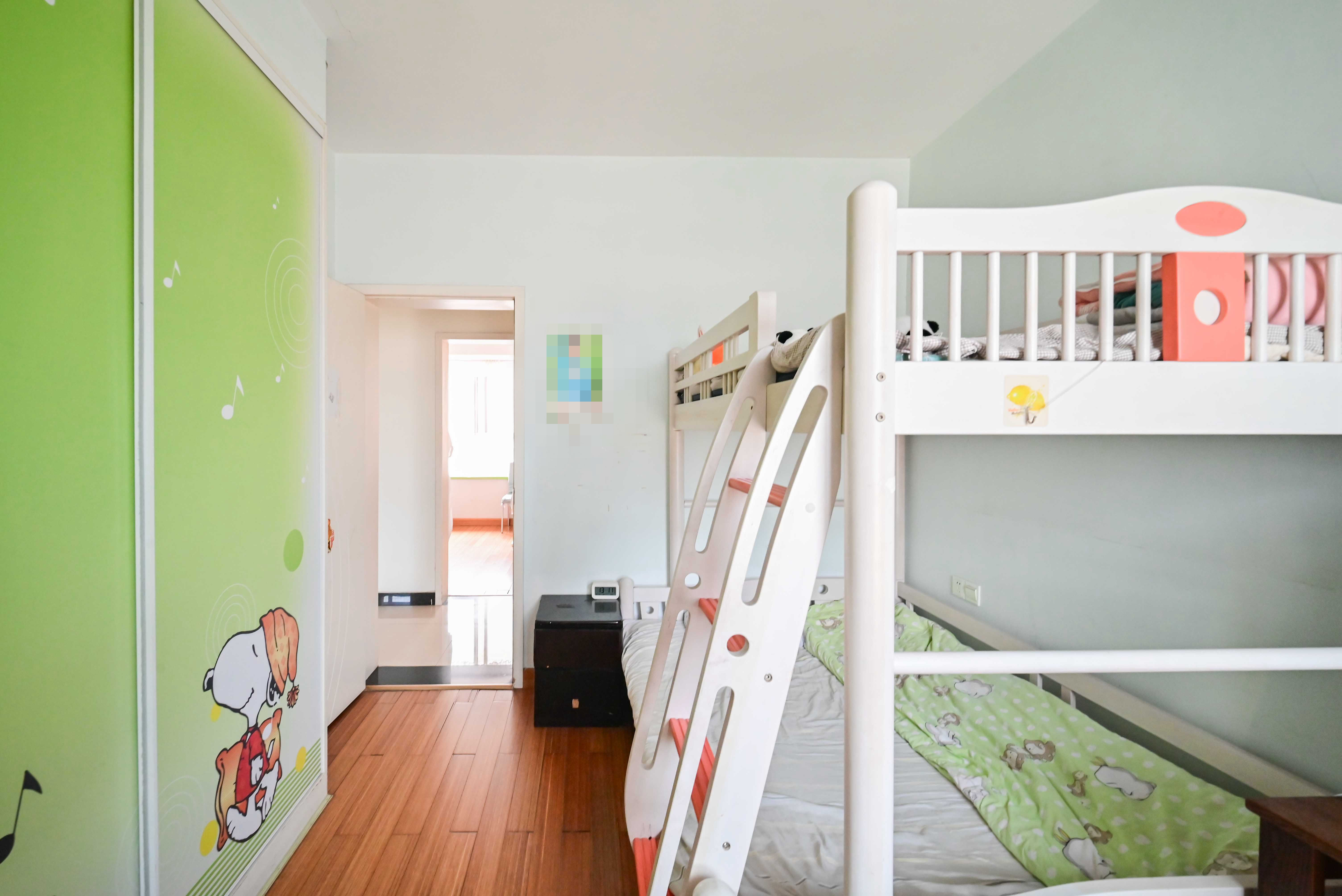 嘉盛华庭(一期、二期、三期)  3室2厅2卫    115.0万 嘉盛华庭(一期、二期、三期)  3室2厅2卫    115.0万卧室