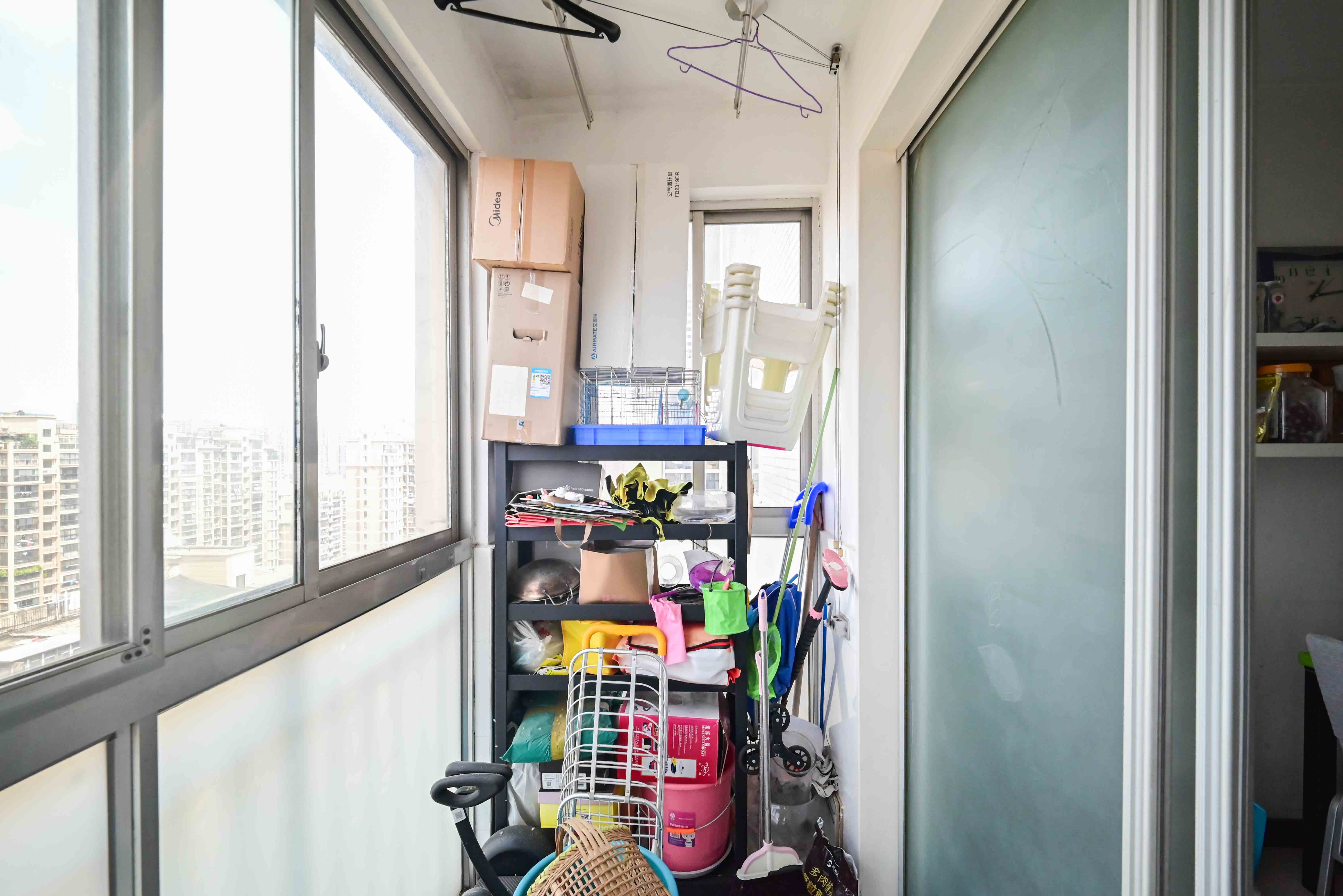 嘉盛华庭(一期、二期、三期)  3室2厅2卫    115.0万 嘉盛华庭(一期、二期、三期)  3室2厅2卫    115.0万阳台