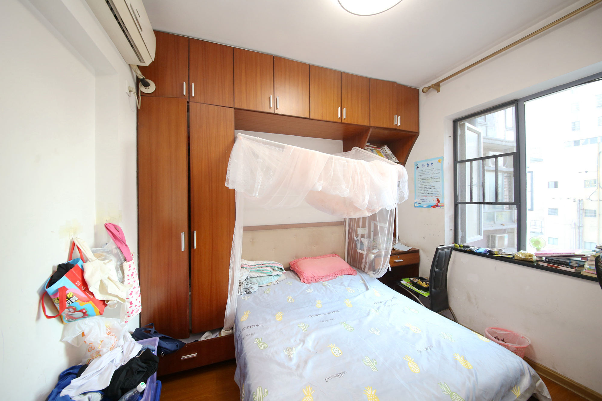 银港水晶城  2室2厅1卫   66.00万卧室