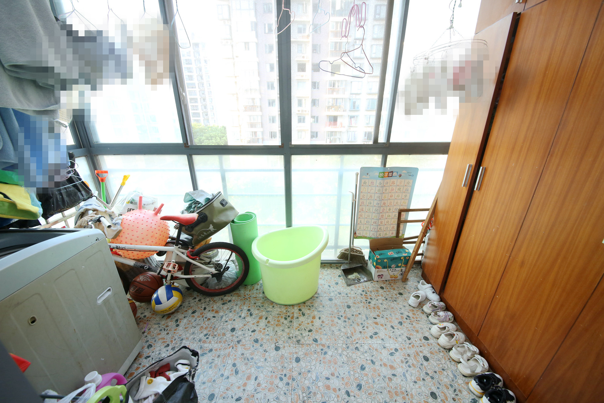 银港水晶城  2室2厅1卫   66.00万阳台