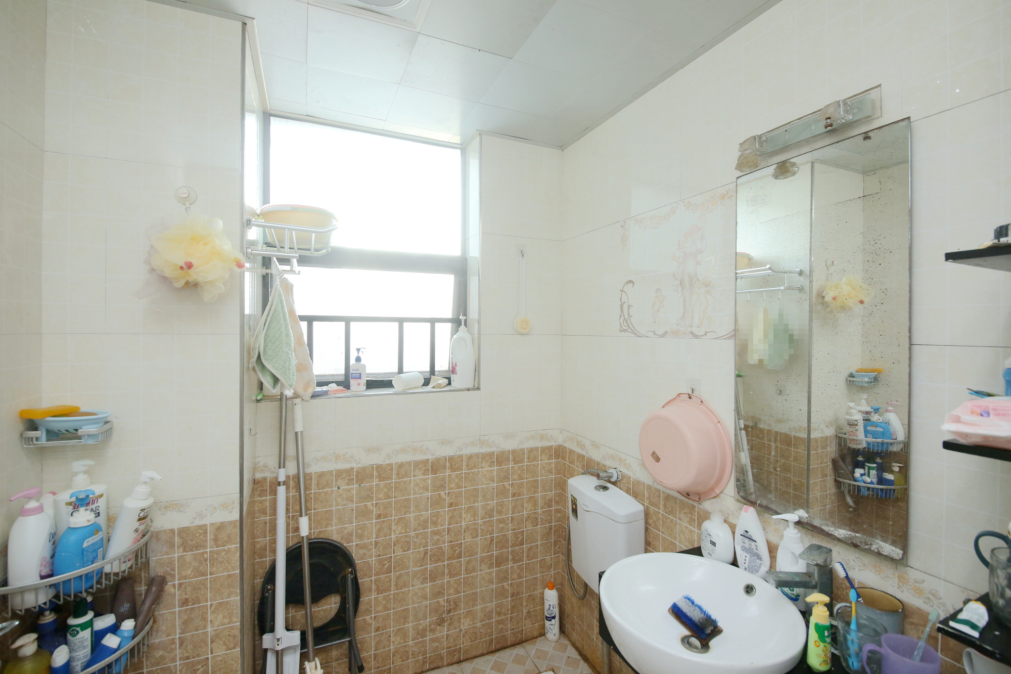 银港水晶城  2室2厅1卫   66.00万卫生间