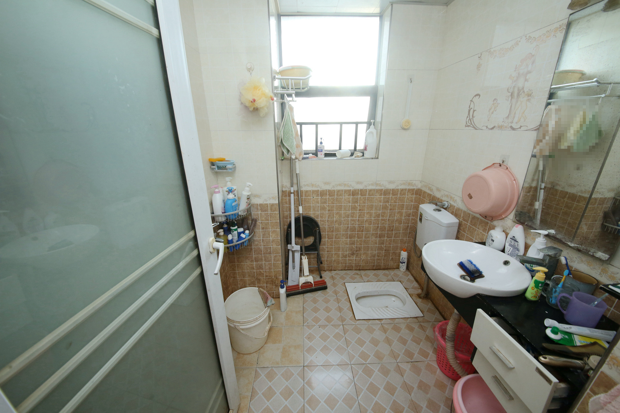 银港水晶城  2室2厅1卫   66.00万卫生间