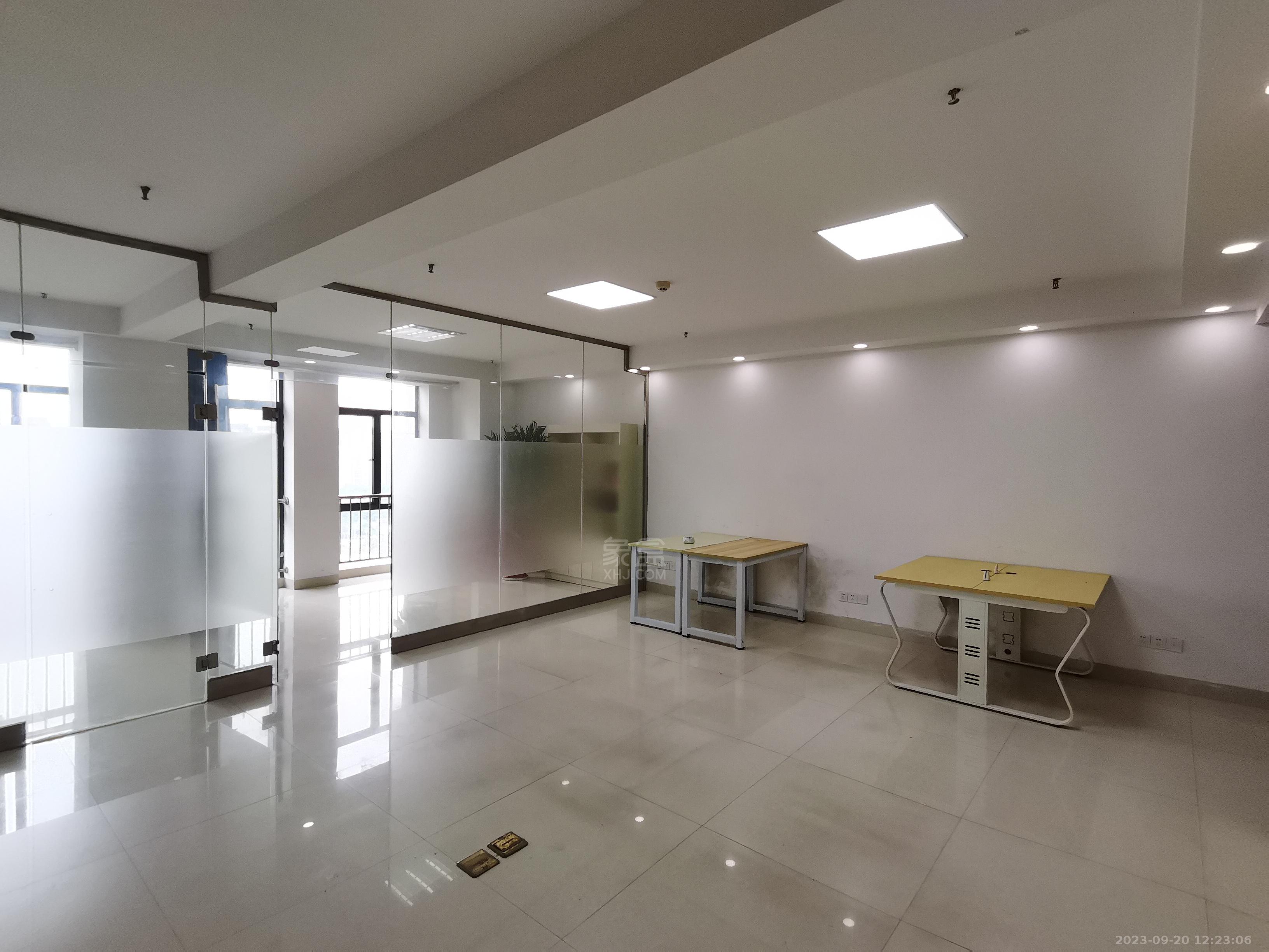 流金岁月-华晨国际 1室1厅1卫 4000.00元/月 流金岁月-华晨国际 1室1厅1卫 4000.00元/月室内图