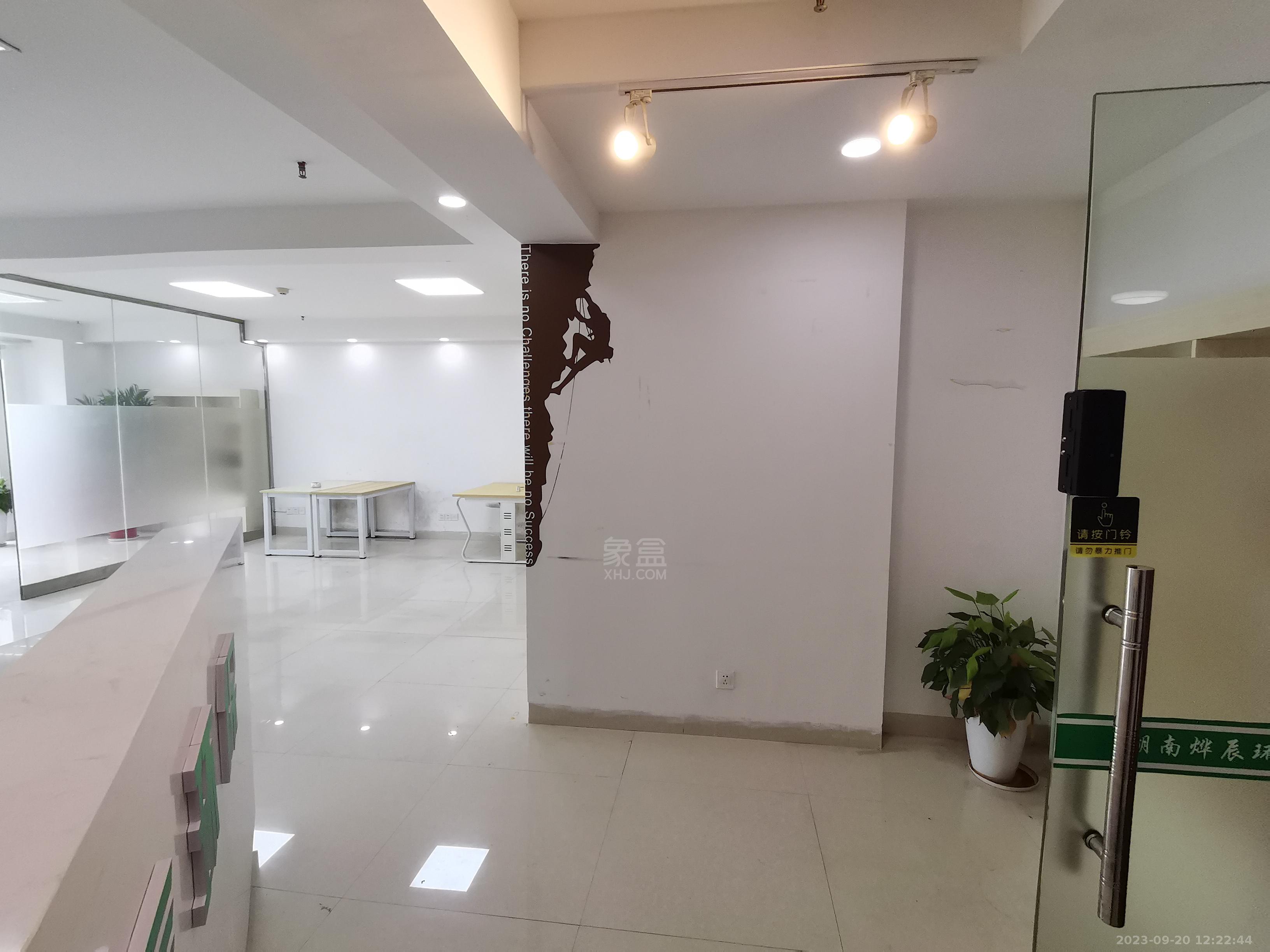 流金岁月-华晨国际 1室1厅1卫 4000.00元/月 流金岁月-华晨国际 1室1厅1卫 4000.00元/月室内图