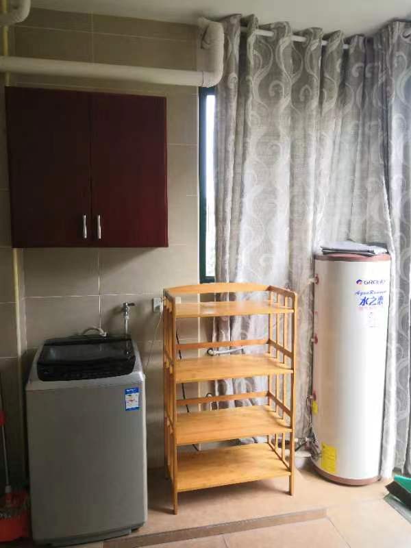 雅士林湘苑一期  3室2厅1卫   2300.00元/月室内图