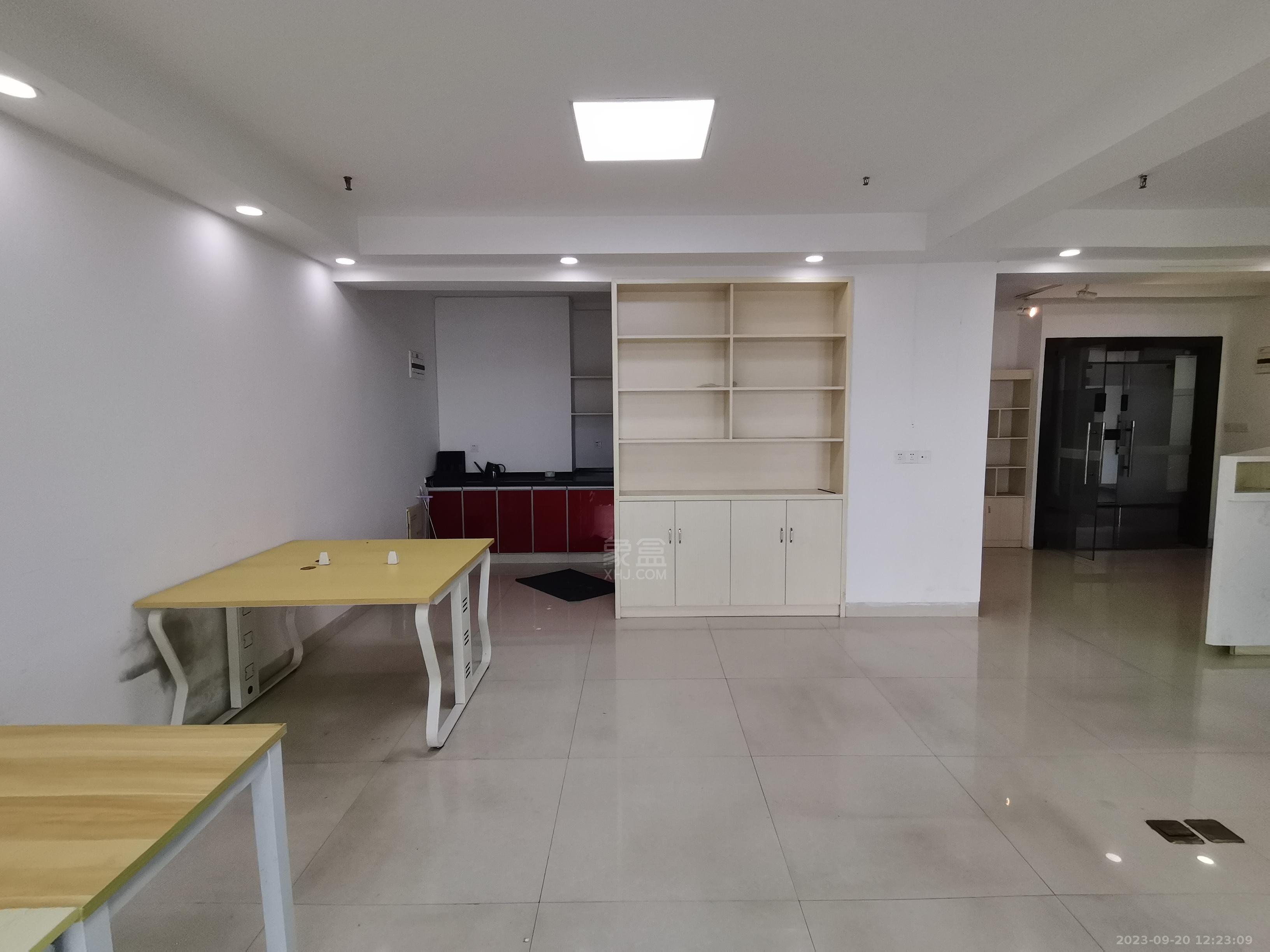 流金岁月-华晨国际 1室1厅1卫 4000.00元/月 流金岁月-华晨国际 1室1厅1卫 4000.00元/月室内图