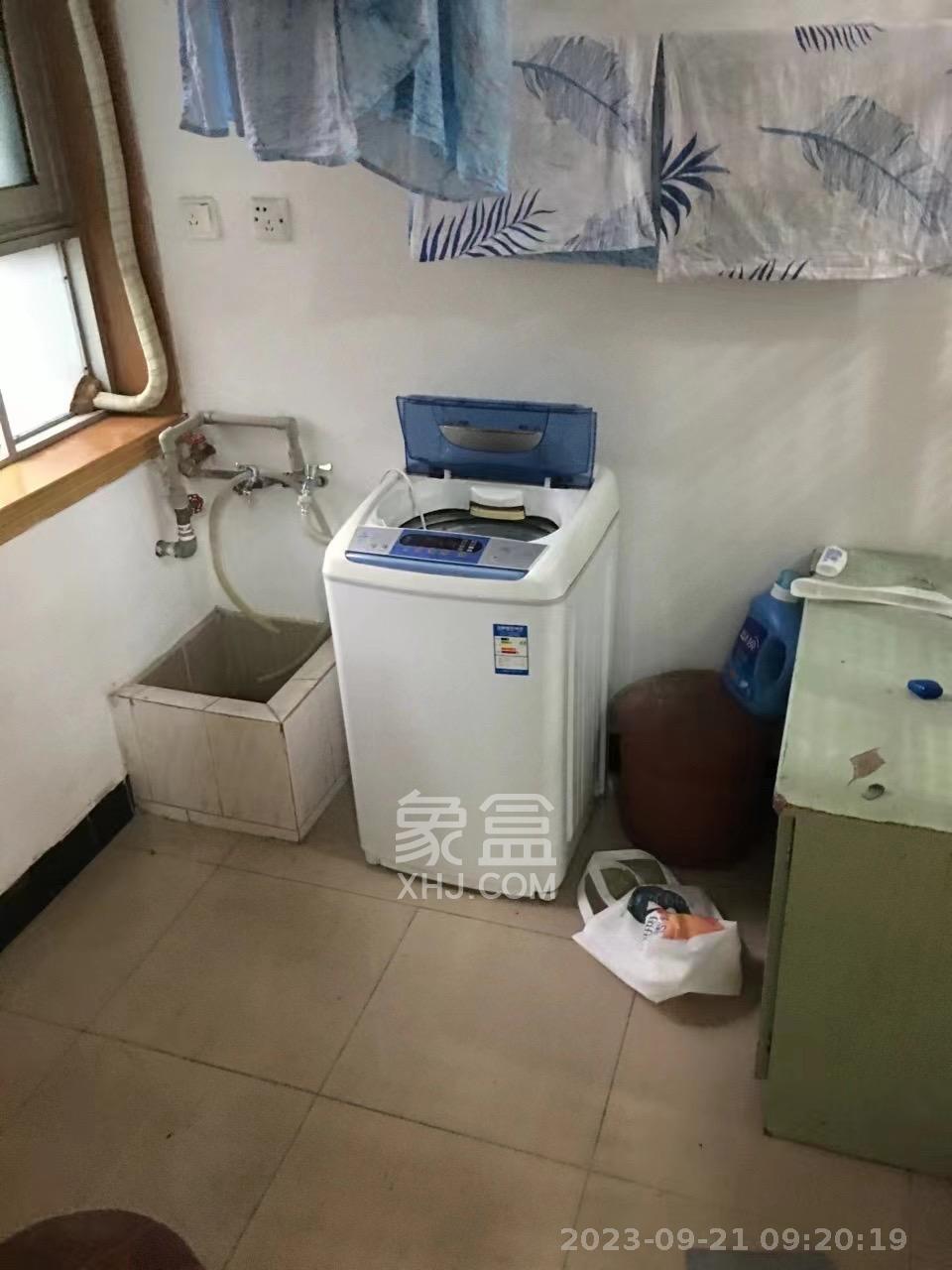 湖南省图书馆单位宿舍  3室1厅1卫   2200.00元/月室内图