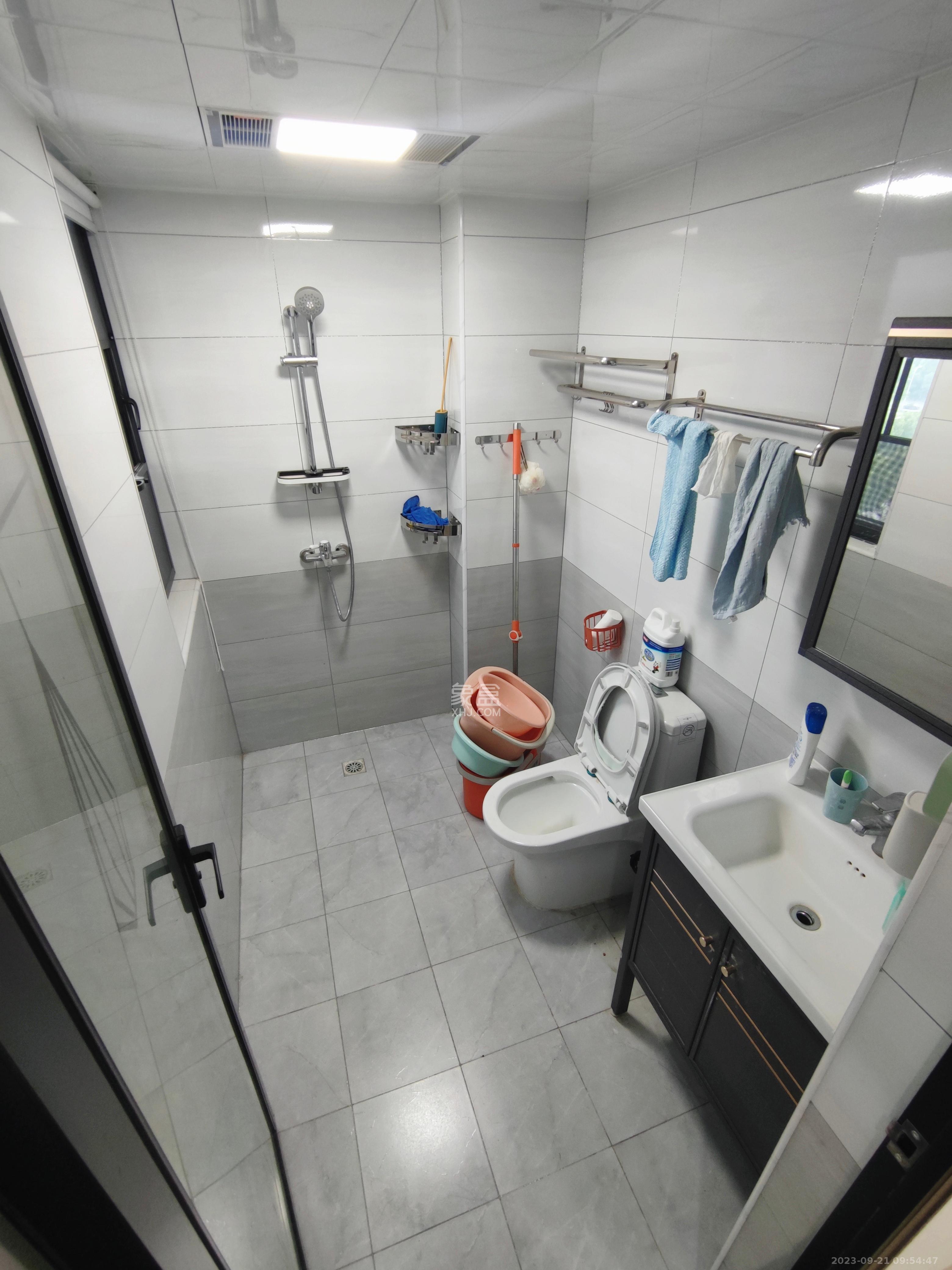 三益家园  3室2厅2卫   2200.00元/月室内图
