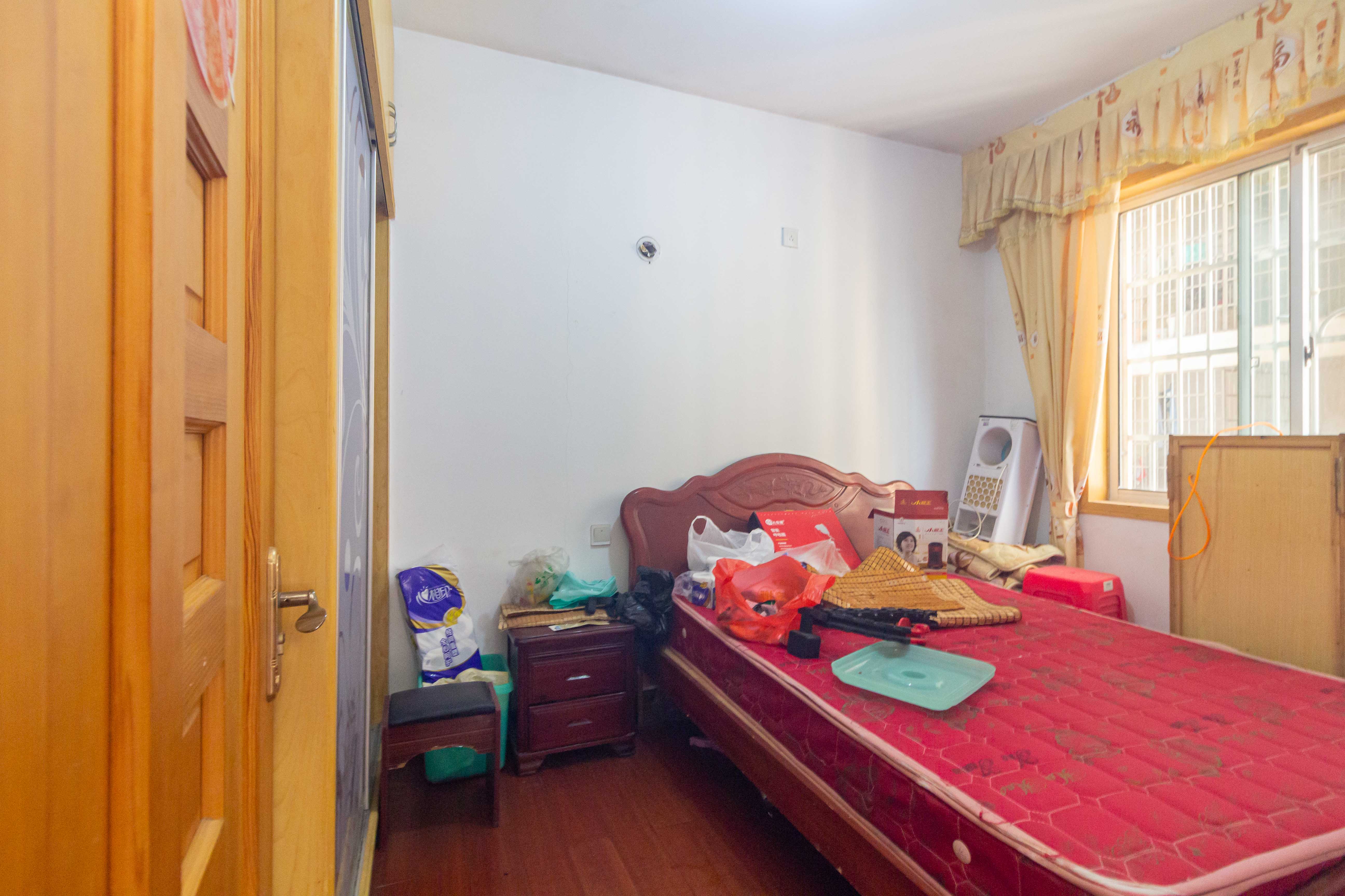 丁家高层公寓(领尚公寓) 2室1厅1卫 38.0万 丁家高层公寓(领尚公寓) 2室1厅1卫 38.0万卧室