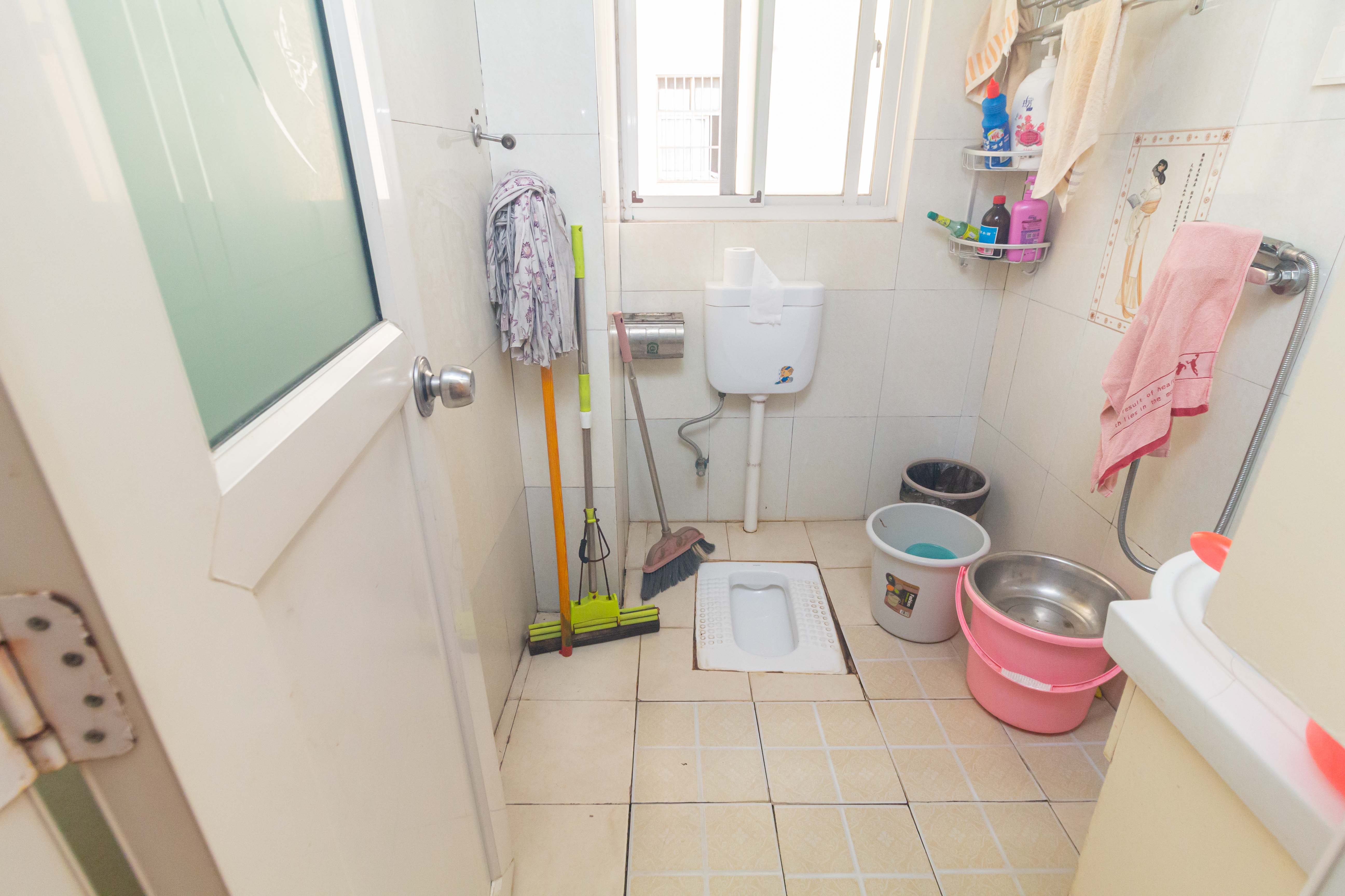 丁家高层公寓(领尚公寓) 2室1厅1卫 38.0万 丁家高层公寓(领尚公寓) 2室1厅1卫 38.0万卫生间