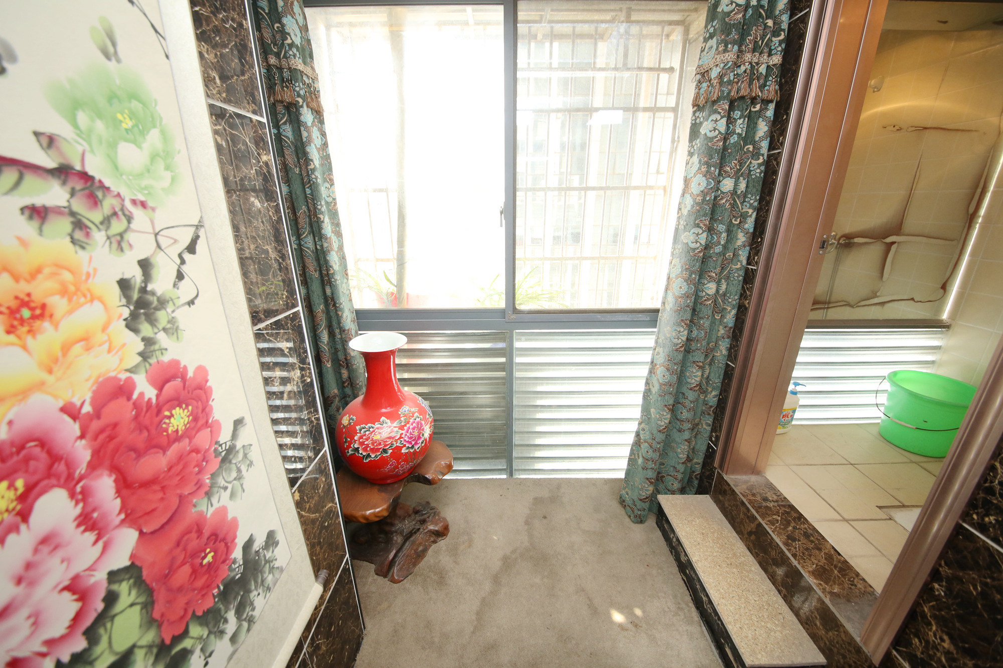 东方芙蓉  1室1厅1卫   35.00万卧室