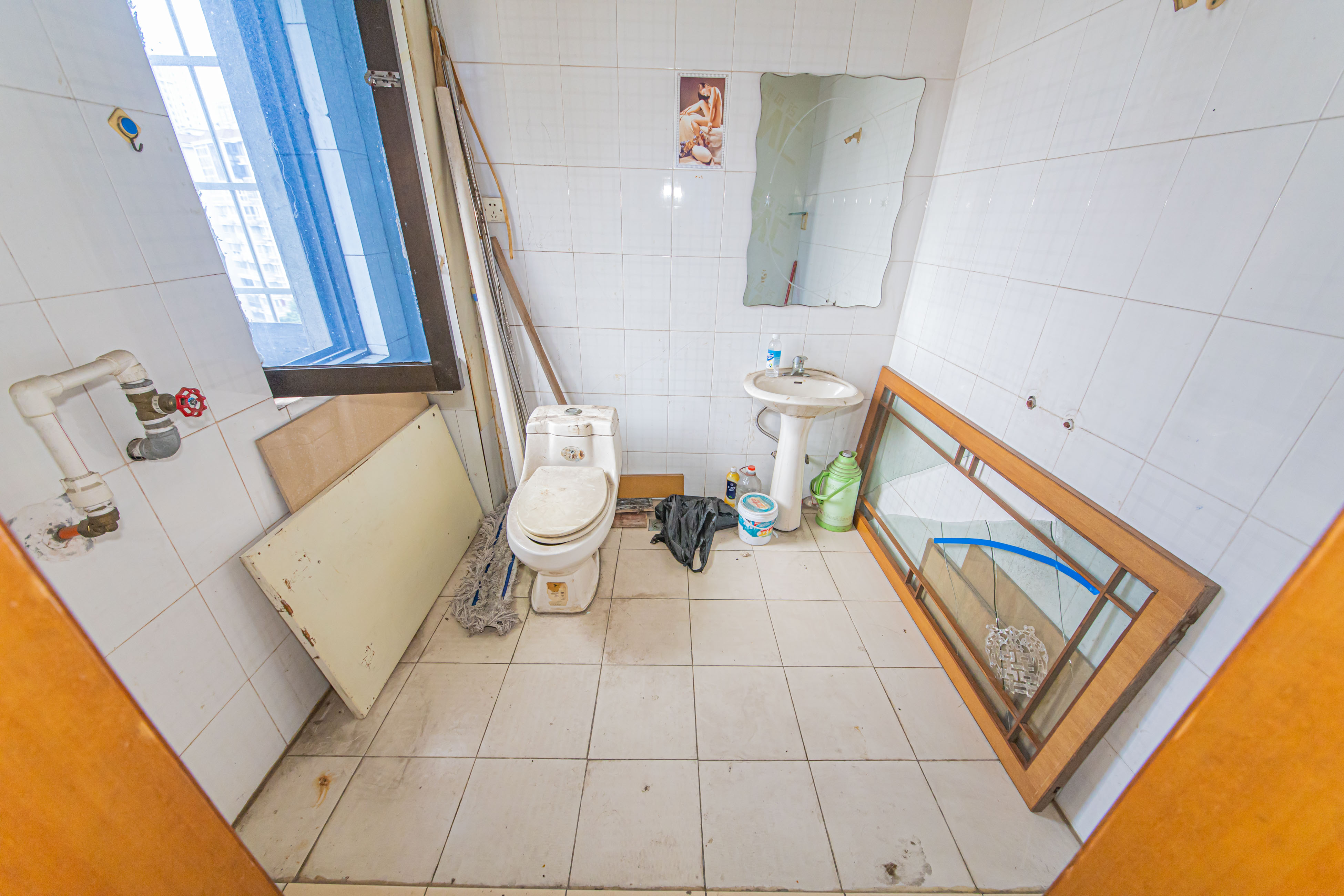 新中路商住樓  3室2廳1衛(wèi)    49.8萬衛(wèi)生間
