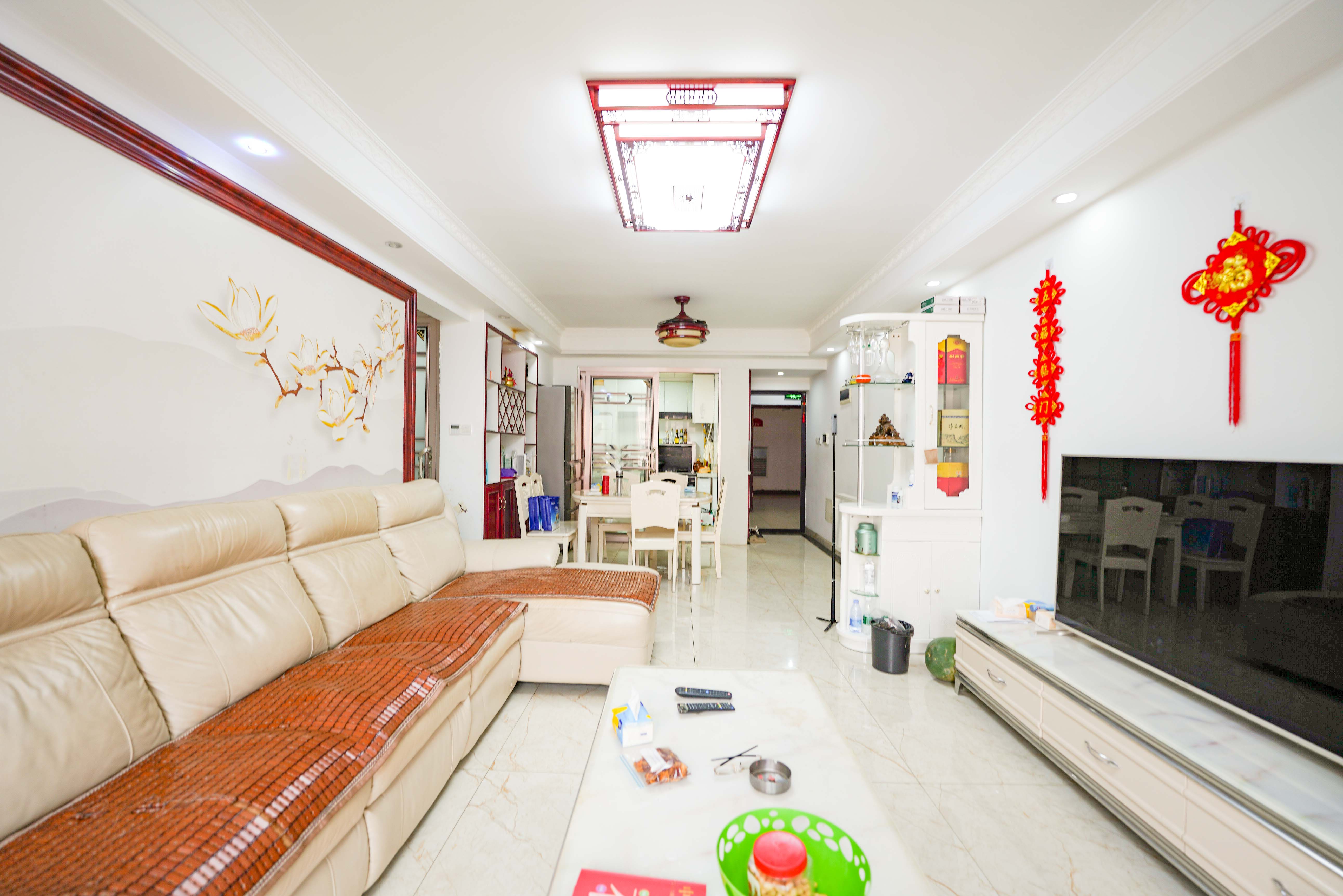 丽发新城  3室2厅1卫   90.00万