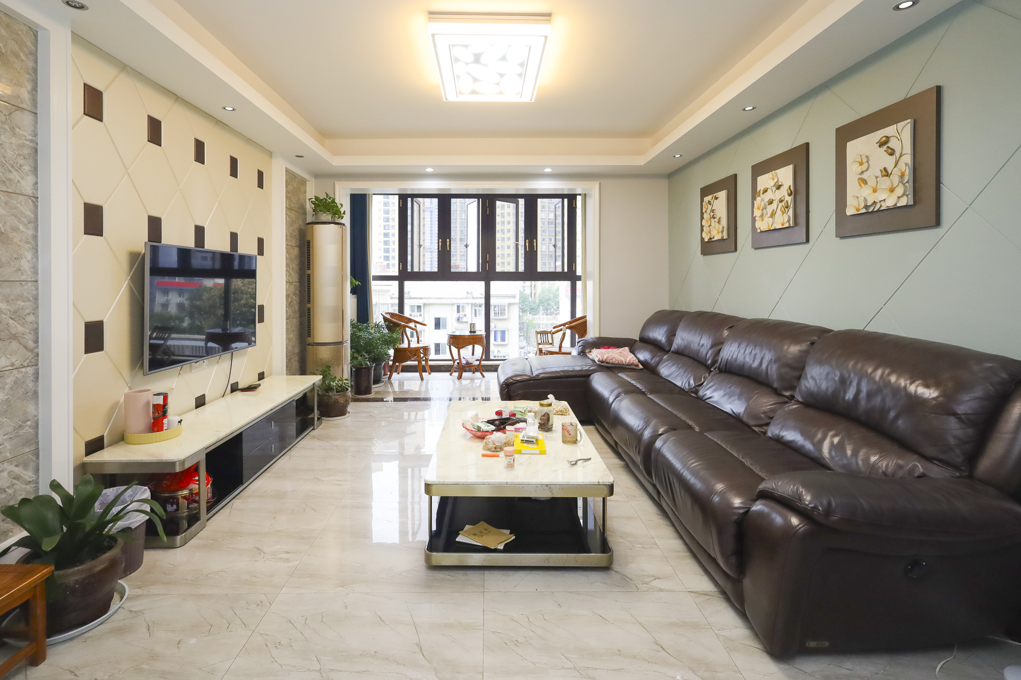 世茂外滩里(世茂铂翠湾三期)  4室2厅2卫    238.0万 世茂外滩里(世茂铂翠湾三期)  4室2厅2卫    238.0万客厅