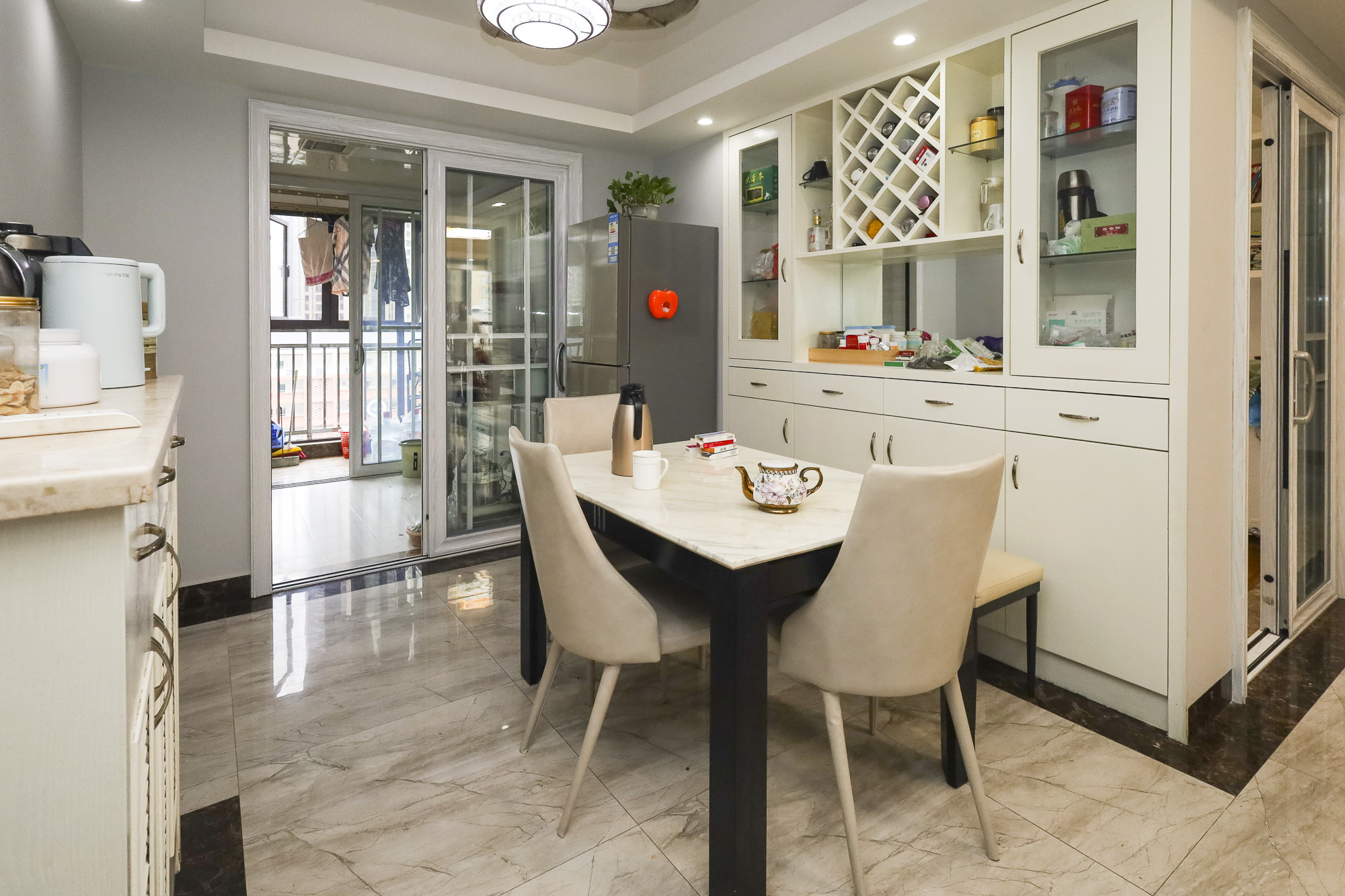 世茂外滩里(世茂铂翠湾三期)  4室2厅2卫    238.0万 世茂外滩里(世茂铂翠湾三期)  4室2厅2卫    238.0万客厅