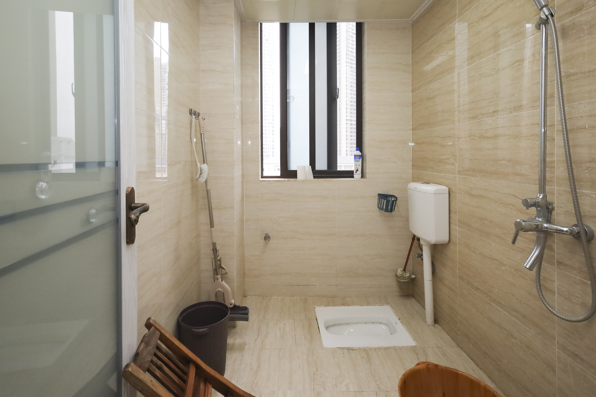 世茂外滩里(世茂铂翠湾三期)  4室2厅2卫    238.0万 世茂外滩里(世茂铂翠湾三期)  4室2厅2卫    238.0万卫生间