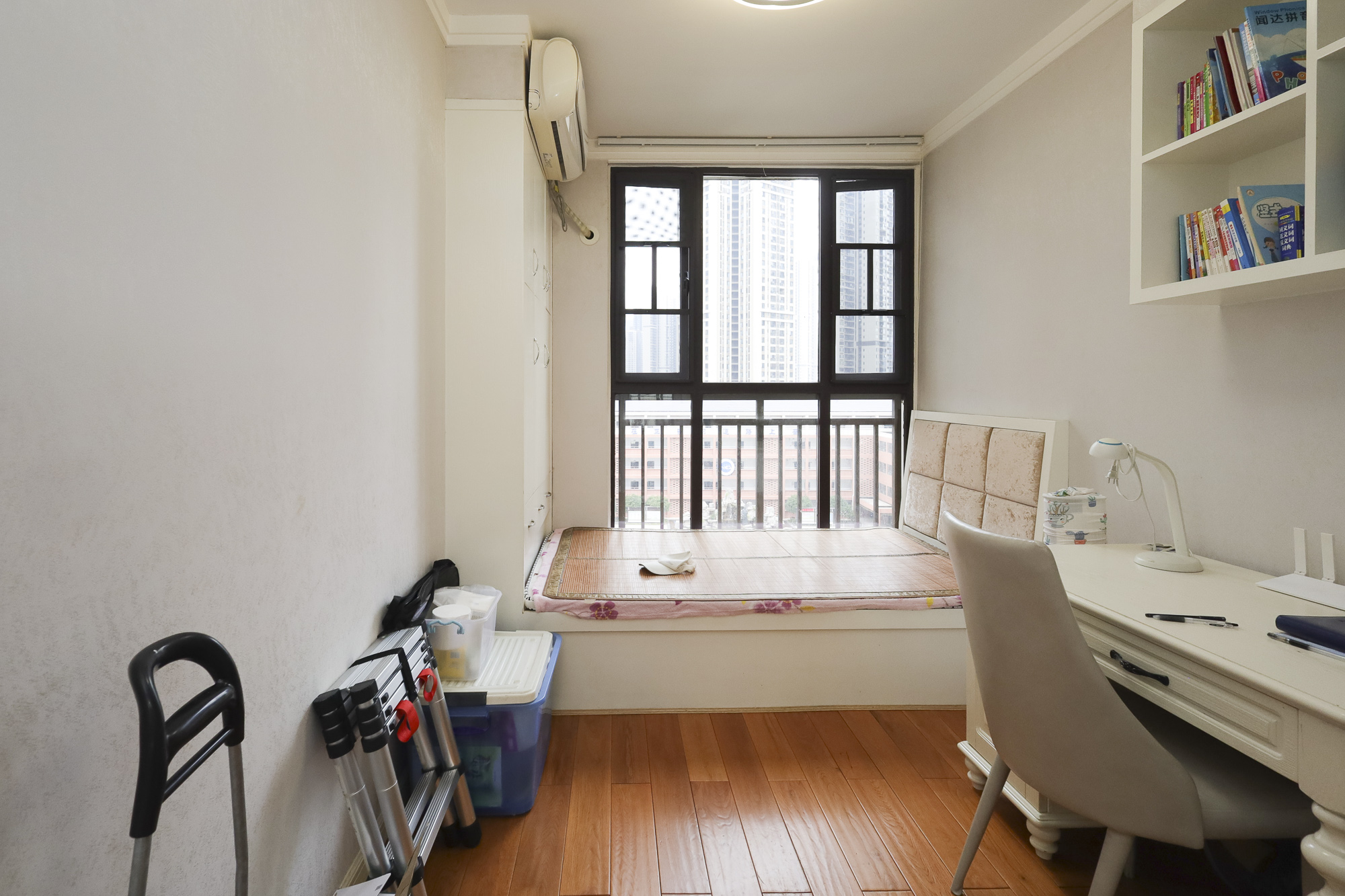 世茂外滩里(世茂铂翠湾三期)  4室2厅2卫    238.0万 世茂外滩里(世茂铂翠湾三期)  4室2厅2卫    238.0万卧室