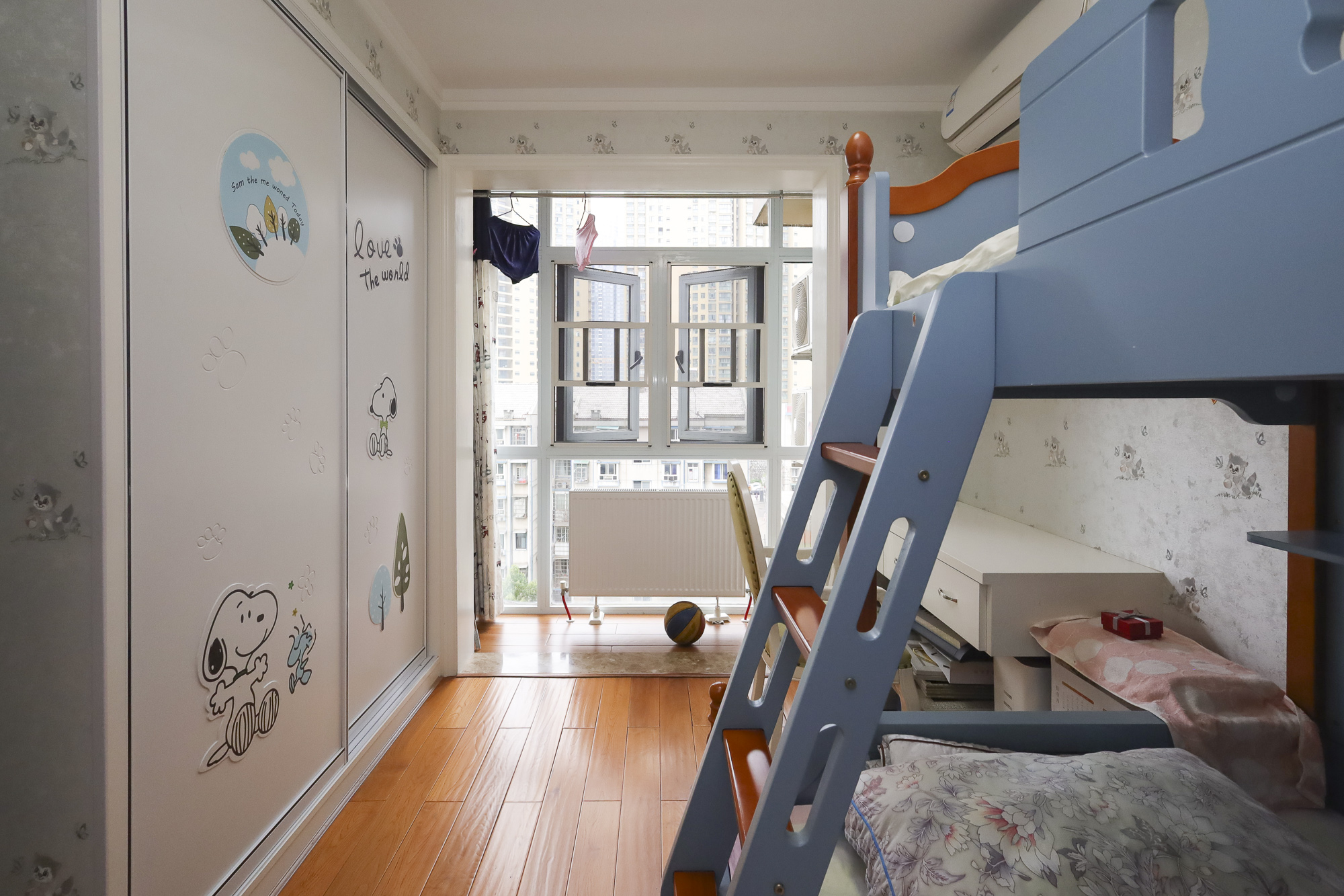 世茂外滩里(世茂铂翠湾三期)  4室2厅2卫    238.0万 世茂外滩里(世茂铂翠湾三期)  4室2厅2卫    238.0万卧室