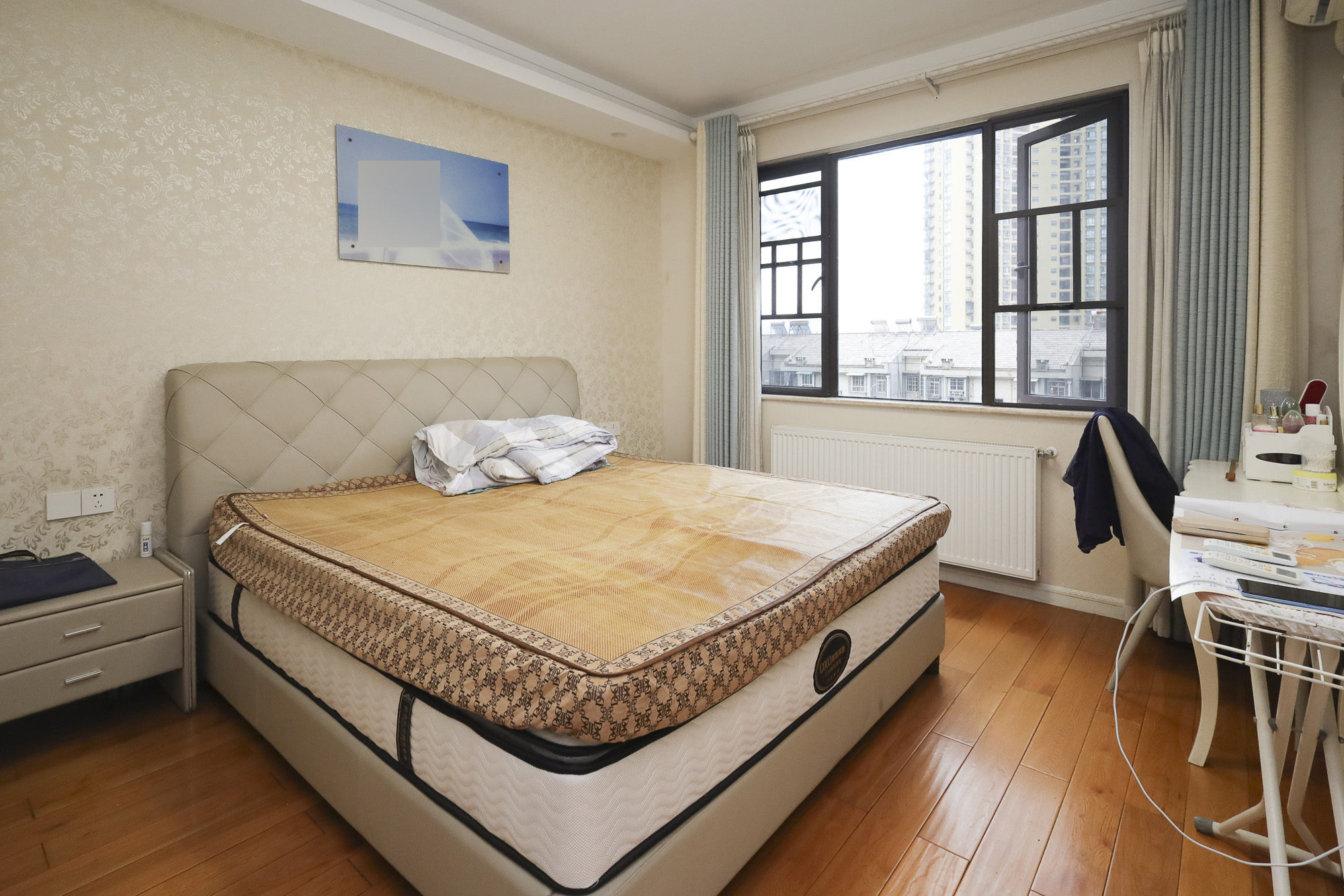 世茂外滩里(世茂铂翠湾三期)  4室2厅2卫    238.0万 世茂外滩里(世茂铂翠湾三期)  4室2厅2卫    238.0万卧室