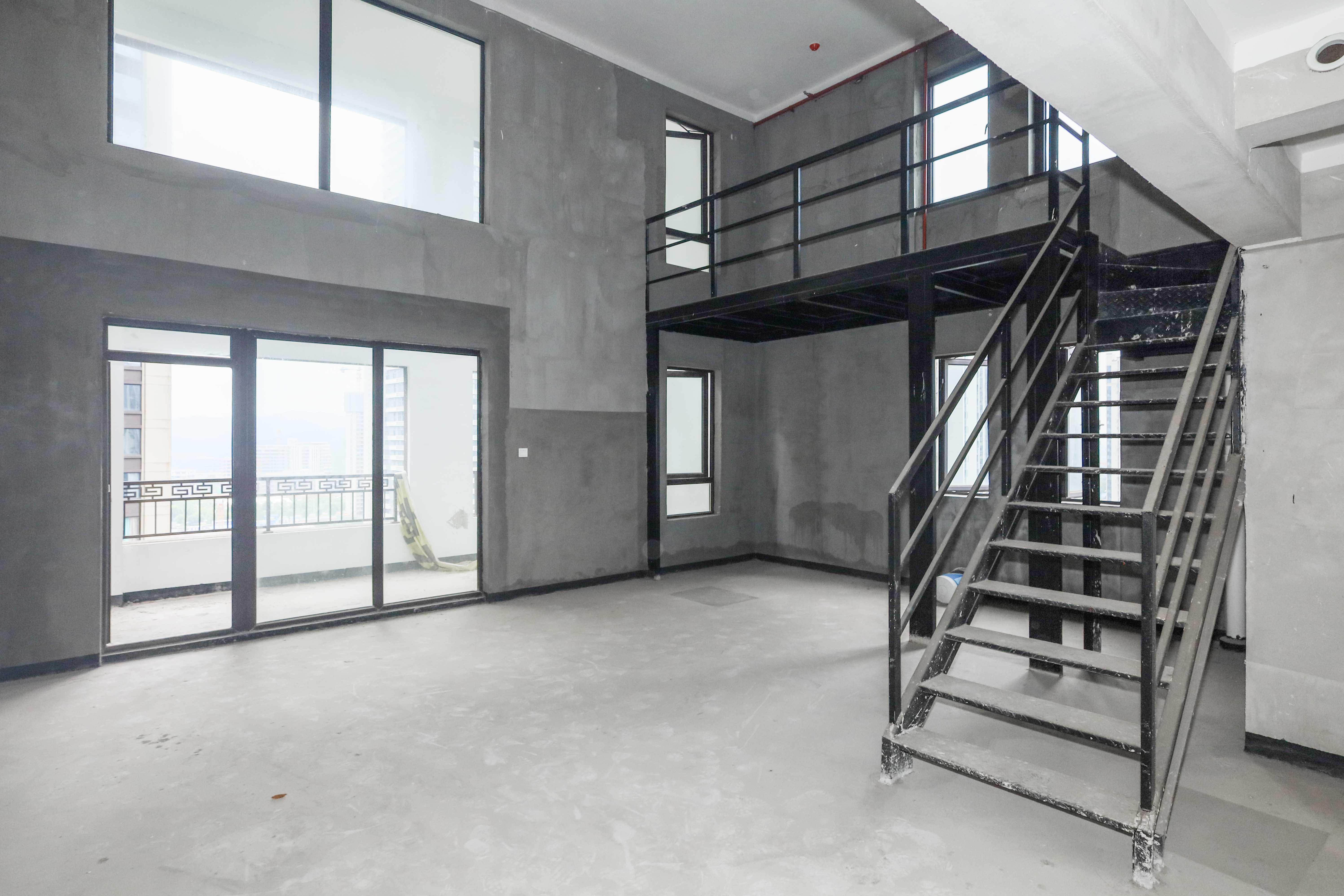 建发央著  4室2厅3卫   265.00万客厅