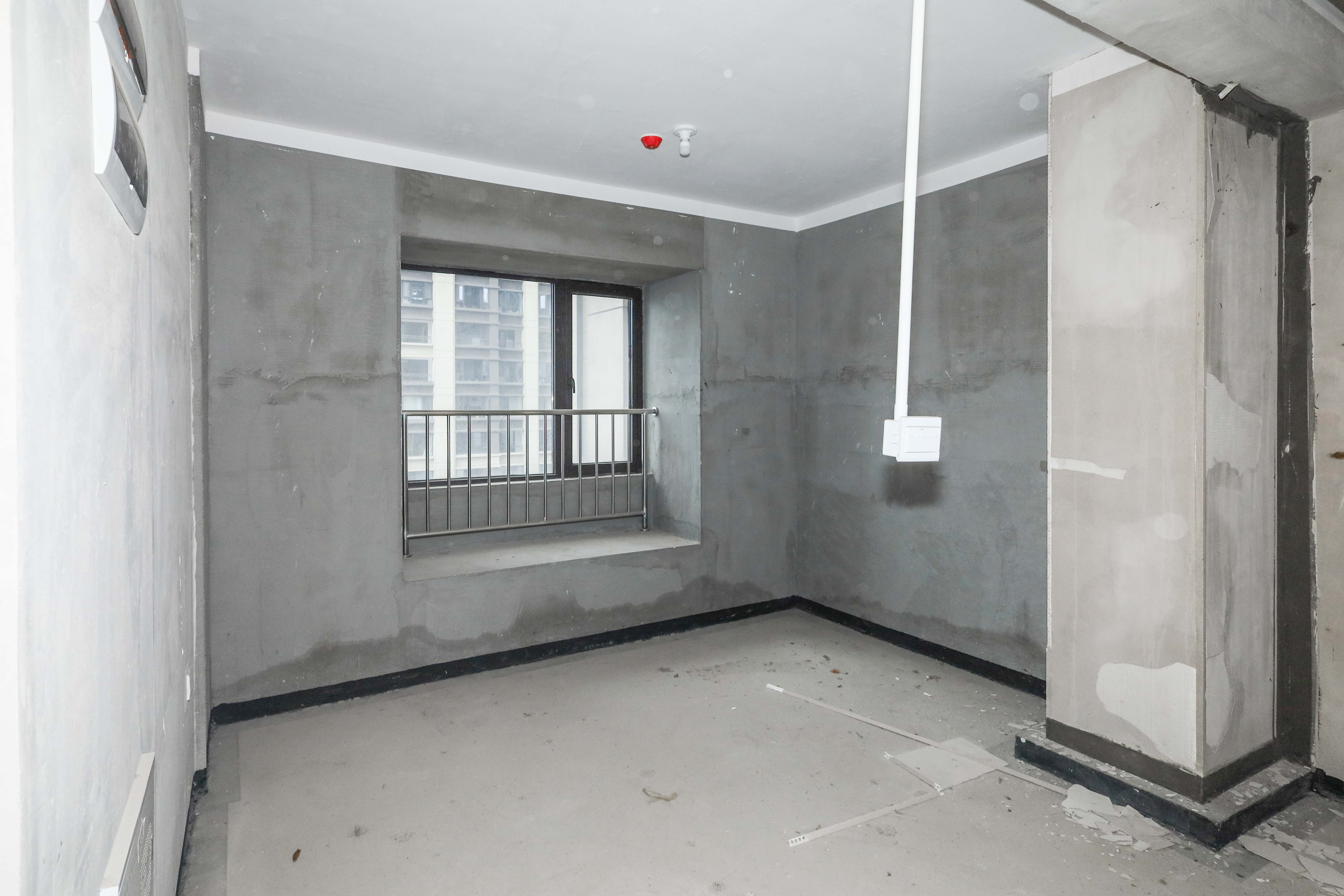 建发央著  4室2厅3卫   265.00万卧室