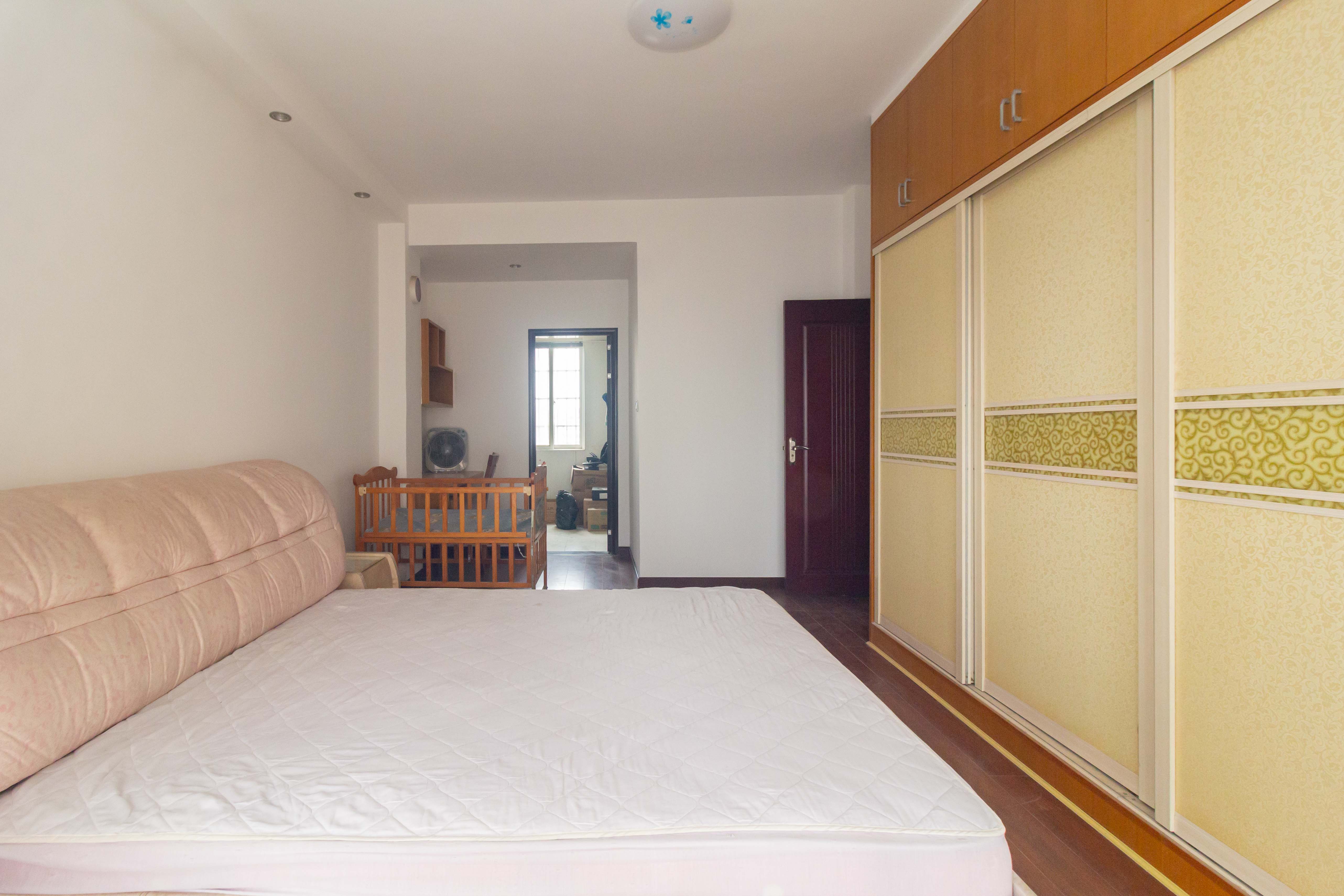 星城国际 3室2厅2卫 59.8万 星城国际 3室2厅2卫 59.8万卧室