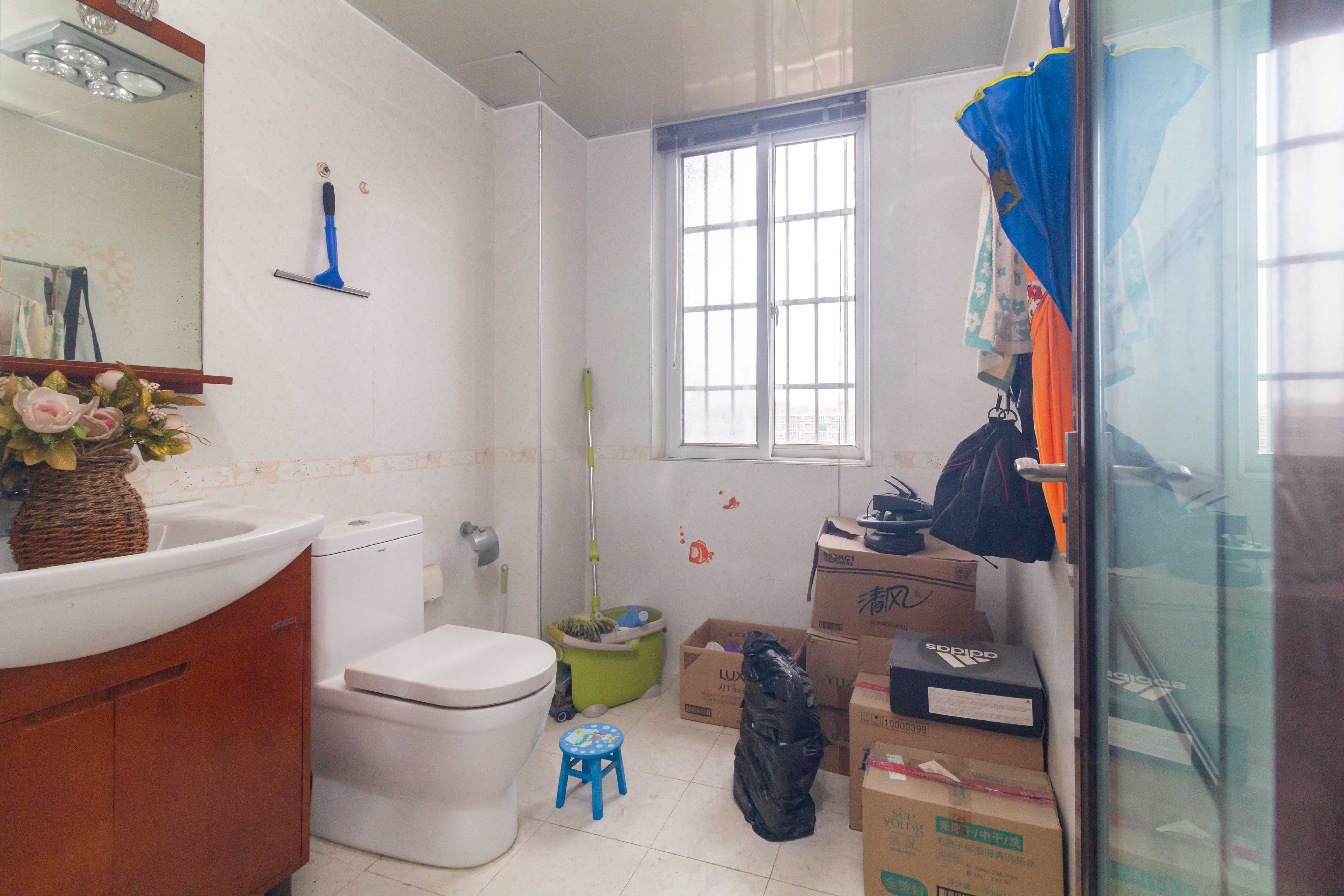 星城国际 3室2厅2卫 59.8万 星城国际 3室2厅2卫 59.8万卫生间