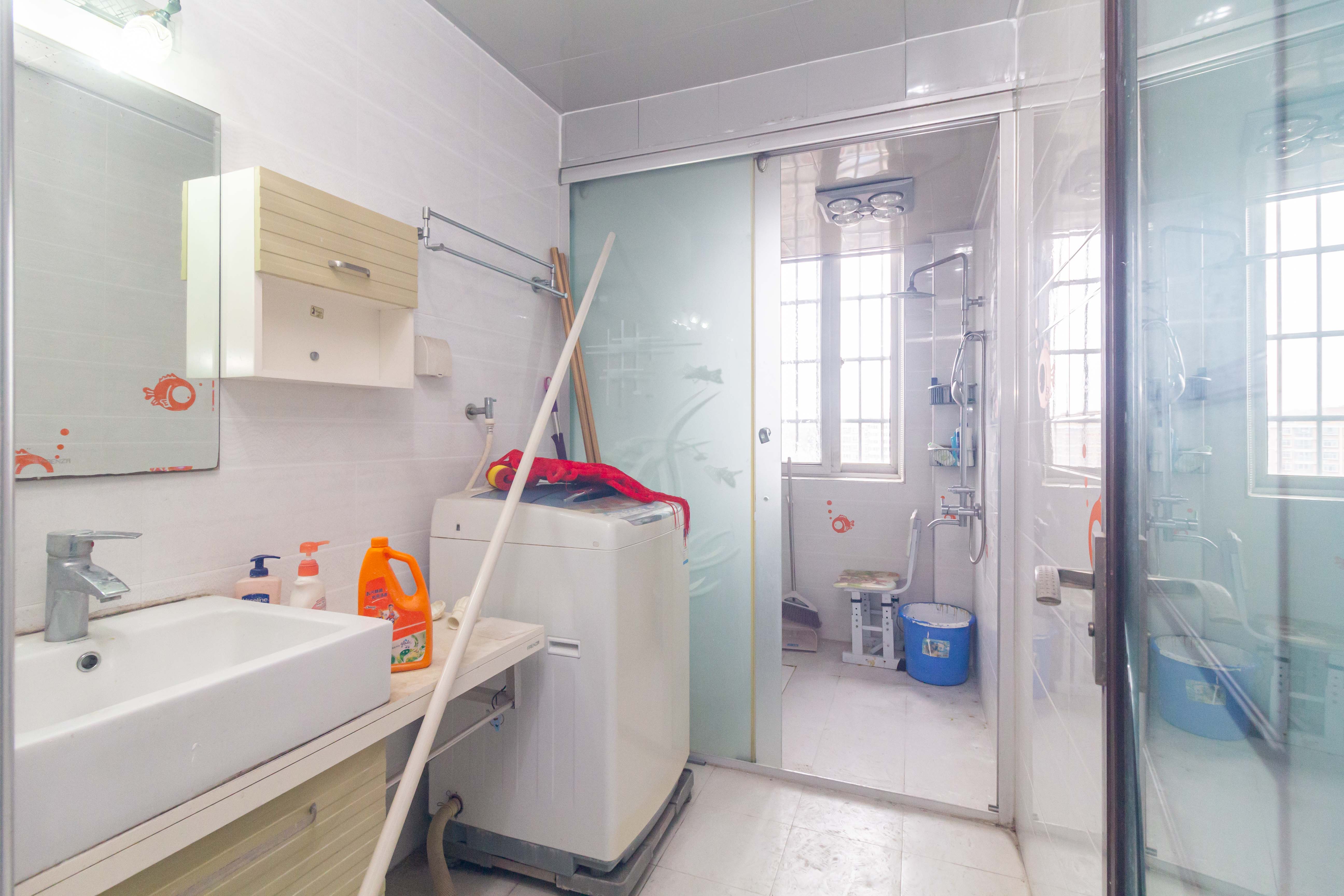 星城国际 3室2厅2卫 59.8万 星城国际 3室2厅2卫 59.8万卫生间