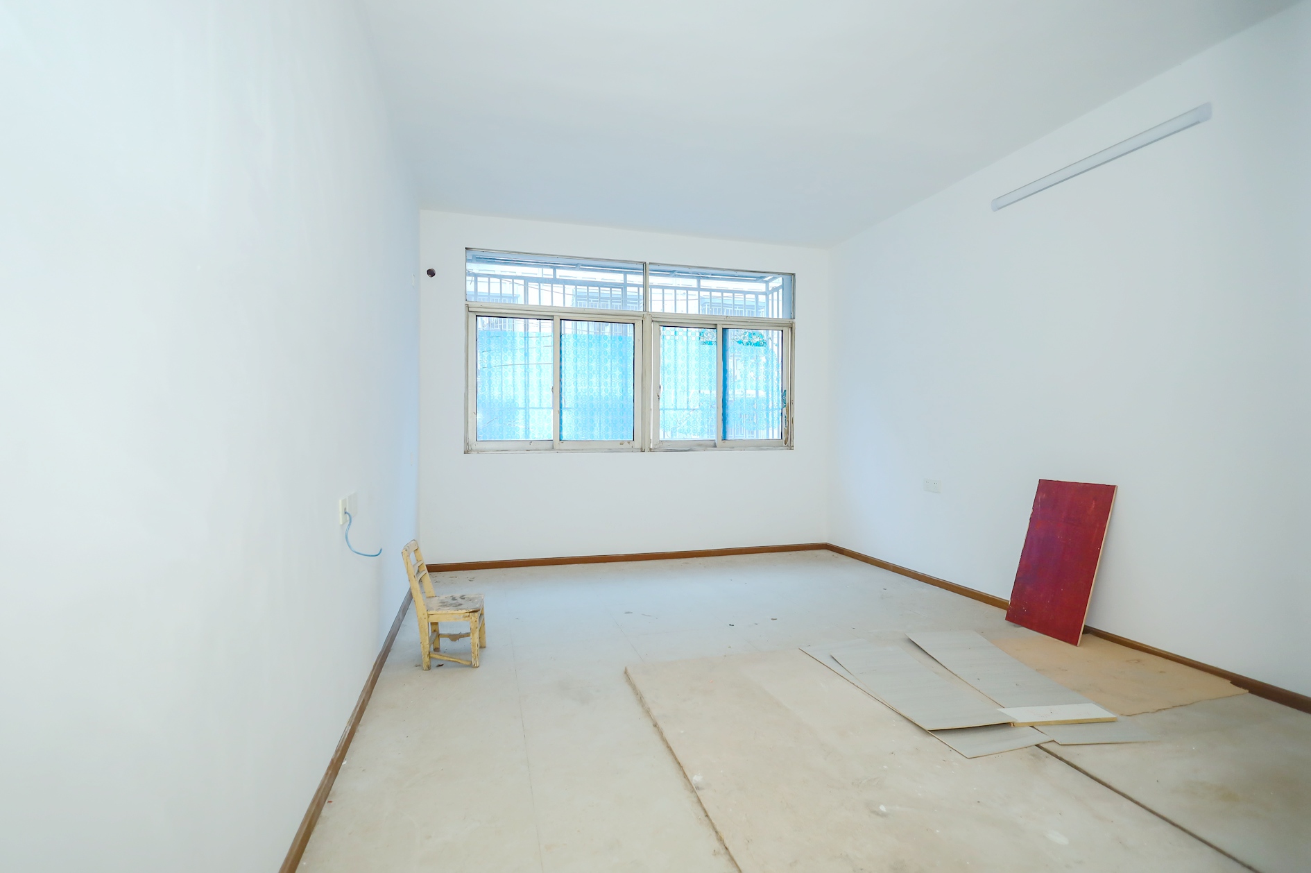 星沙二区  4室4厅4卫    126.0万 星沙二区  4室4厅4卫    126.0万卧室