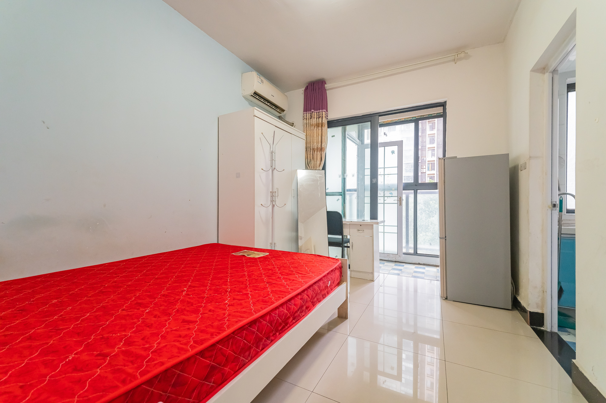 蓝山郡 4室2厅1卫 138.0万 蓝山郡 4室2厅1卫 138.0万客厅