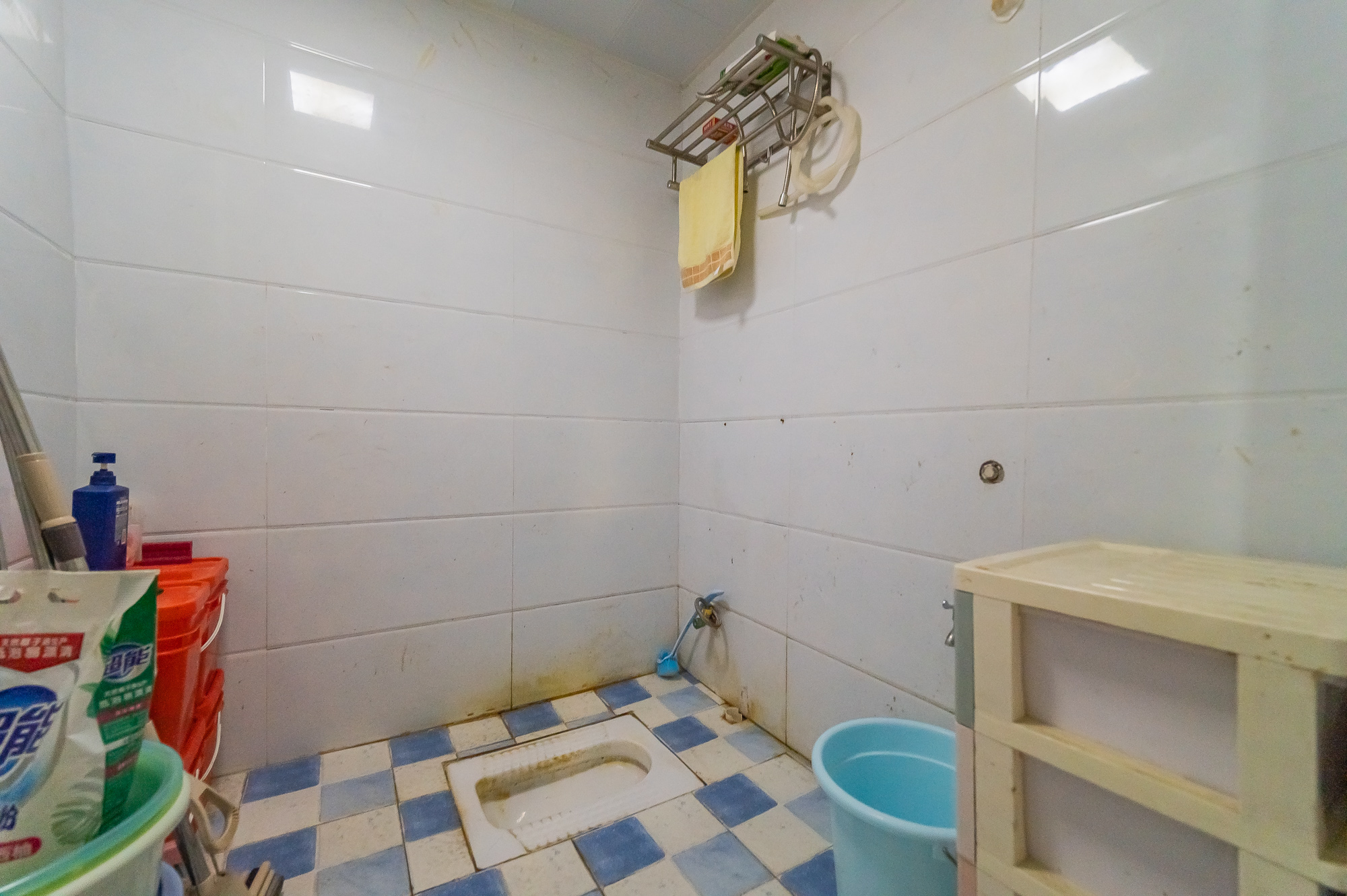 蓝山郡 4室2厅1卫 138.0万 蓝山郡 4室2厅1卫 138.0万卫生间