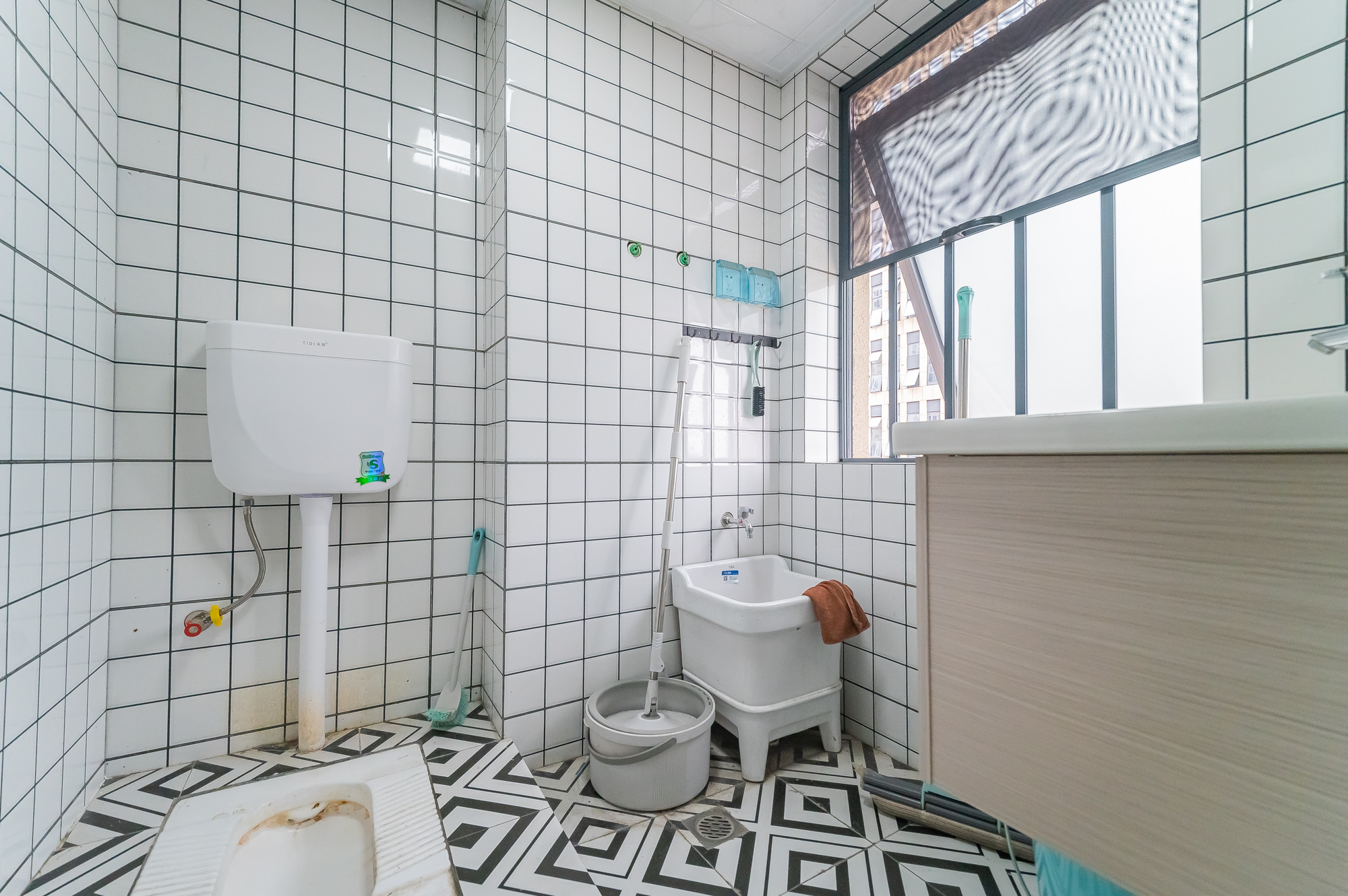 华润置地广场二期 2室1厅1卫 45.8万 华润置地广场二期 2室1厅1卫 45.8万卫生间