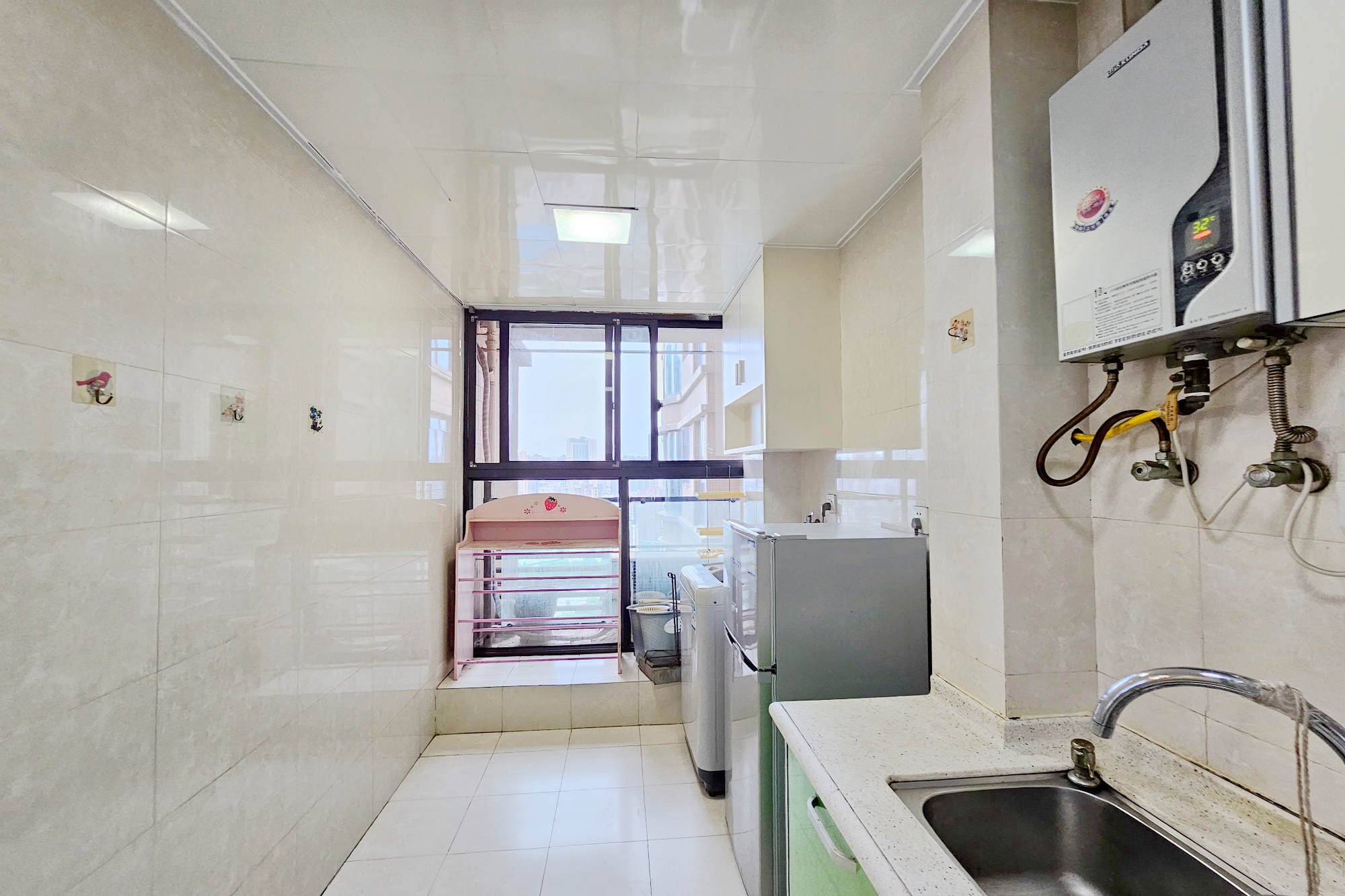 湘域熙岸  3室2厅1卫    95.0万 湘域熙岸  3室2厅1卫    95.0万厨房