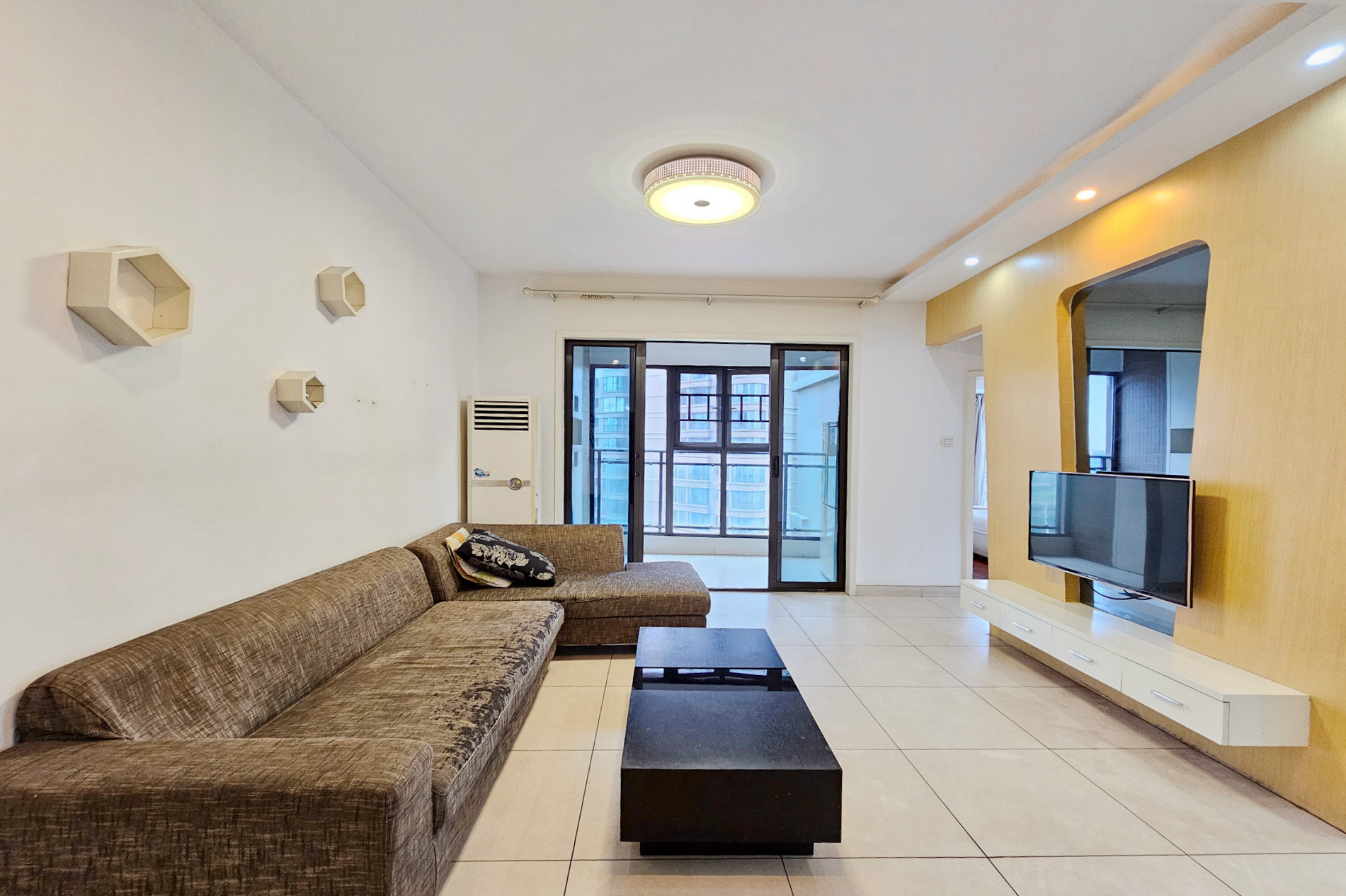 湘域熙岸  3室2厅1卫    95.0万 湘域熙岸  3室2厅1卫    95.0万客厅