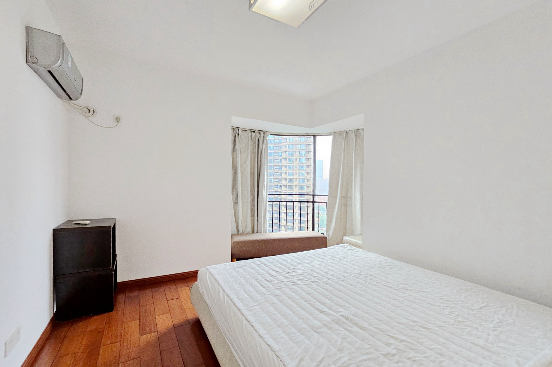 湘域熙岸  3室2厅1卫    95.0万 湘域熙岸  3室2厅1卫    95.0万卧室